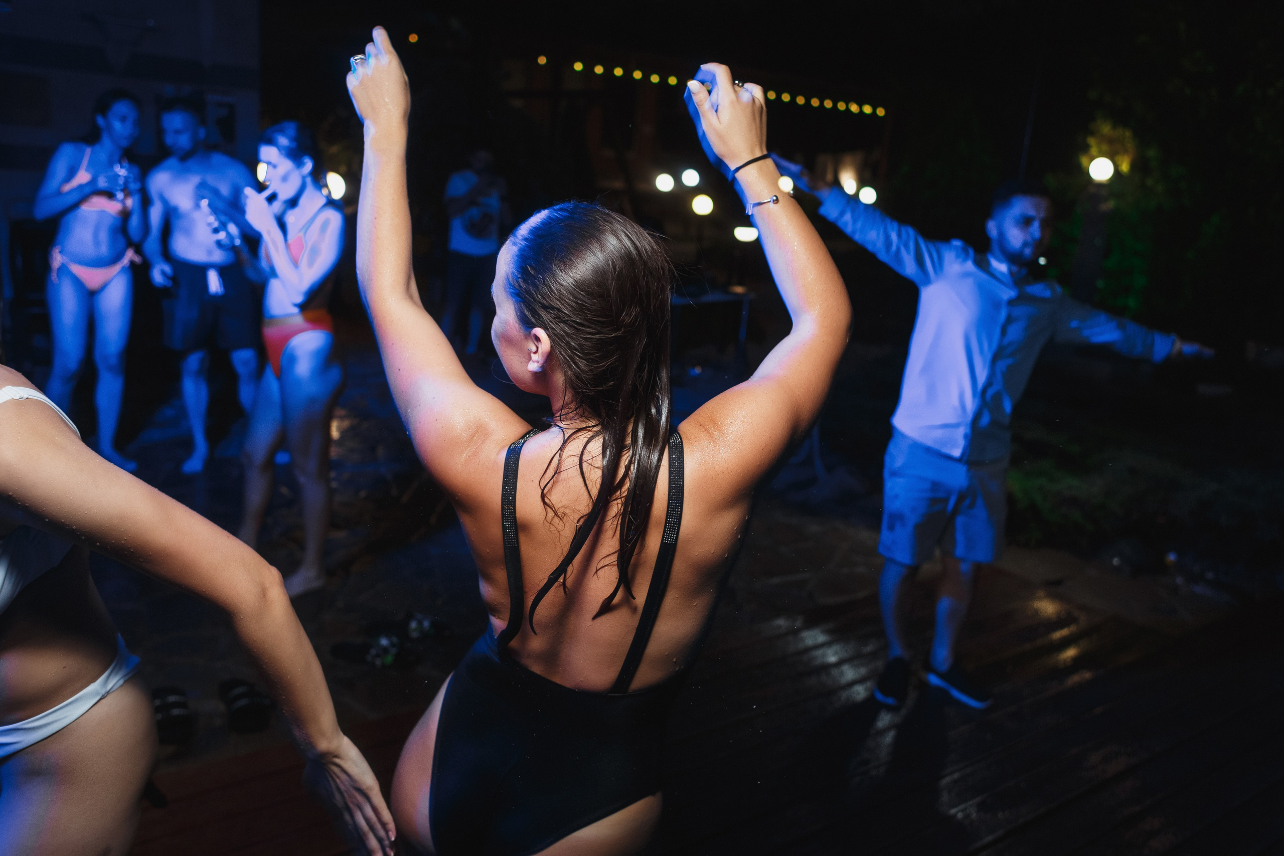 Свадебный фотограф Таганрог — фотосессия в центре города и банкет в коттедже «Виктория». Свадебный и семейный фотограф в Таганроге Бакарюк Антон