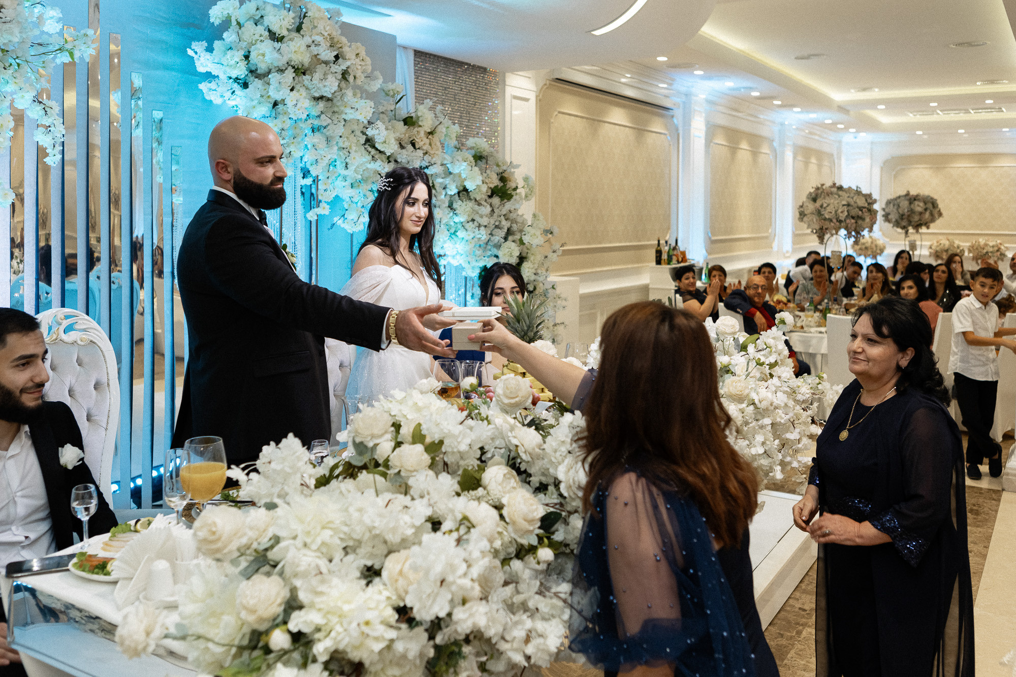 Ваган и Диана - армянская свадьба в Ялте и Симферополе. Свадебный фотограф, фотосъемка в Крыму, Севастополе, Симферополе, Ялте