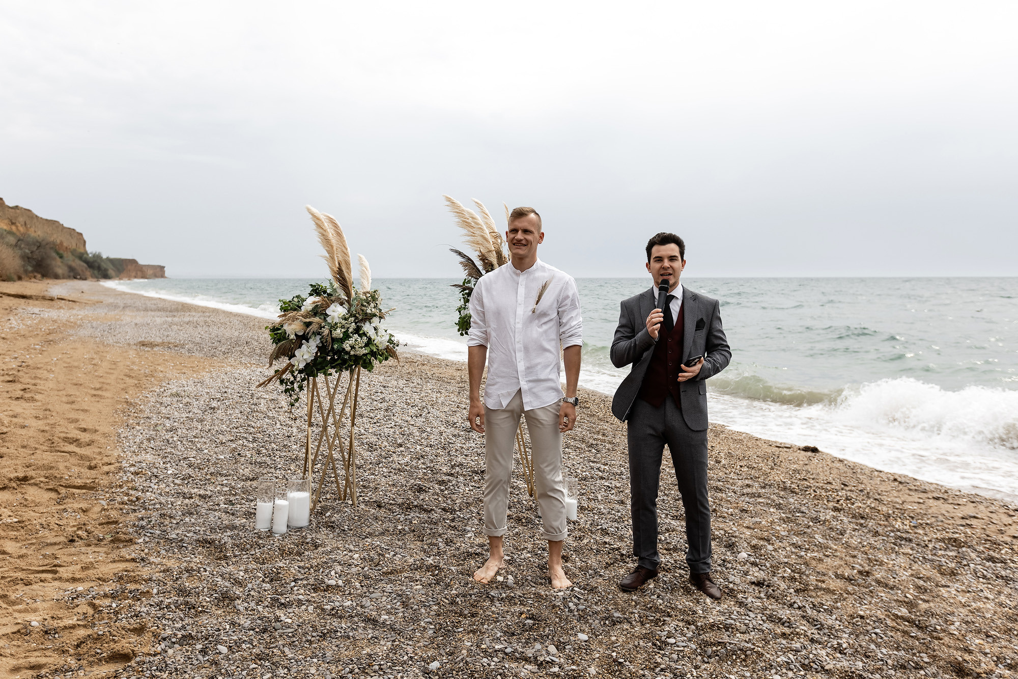 Свадебная выездная церемония и фотосессия на берегу моря. Свадебный фотограф, фотосъемка в Крыму, Севастополе, Симферополе, Ялте