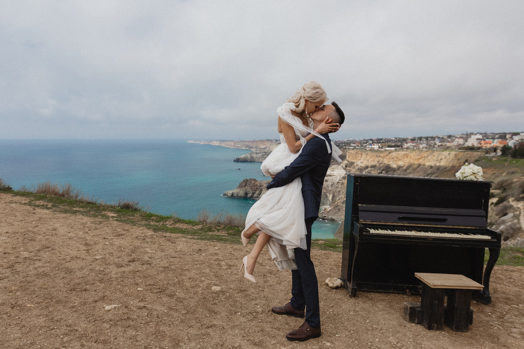 Сергей и Глафира - свадьба для двоих весной в Севастополе. Свадебный фотограф, фотосъемка в Крыму, Севастополе, Симферополе, Ялте