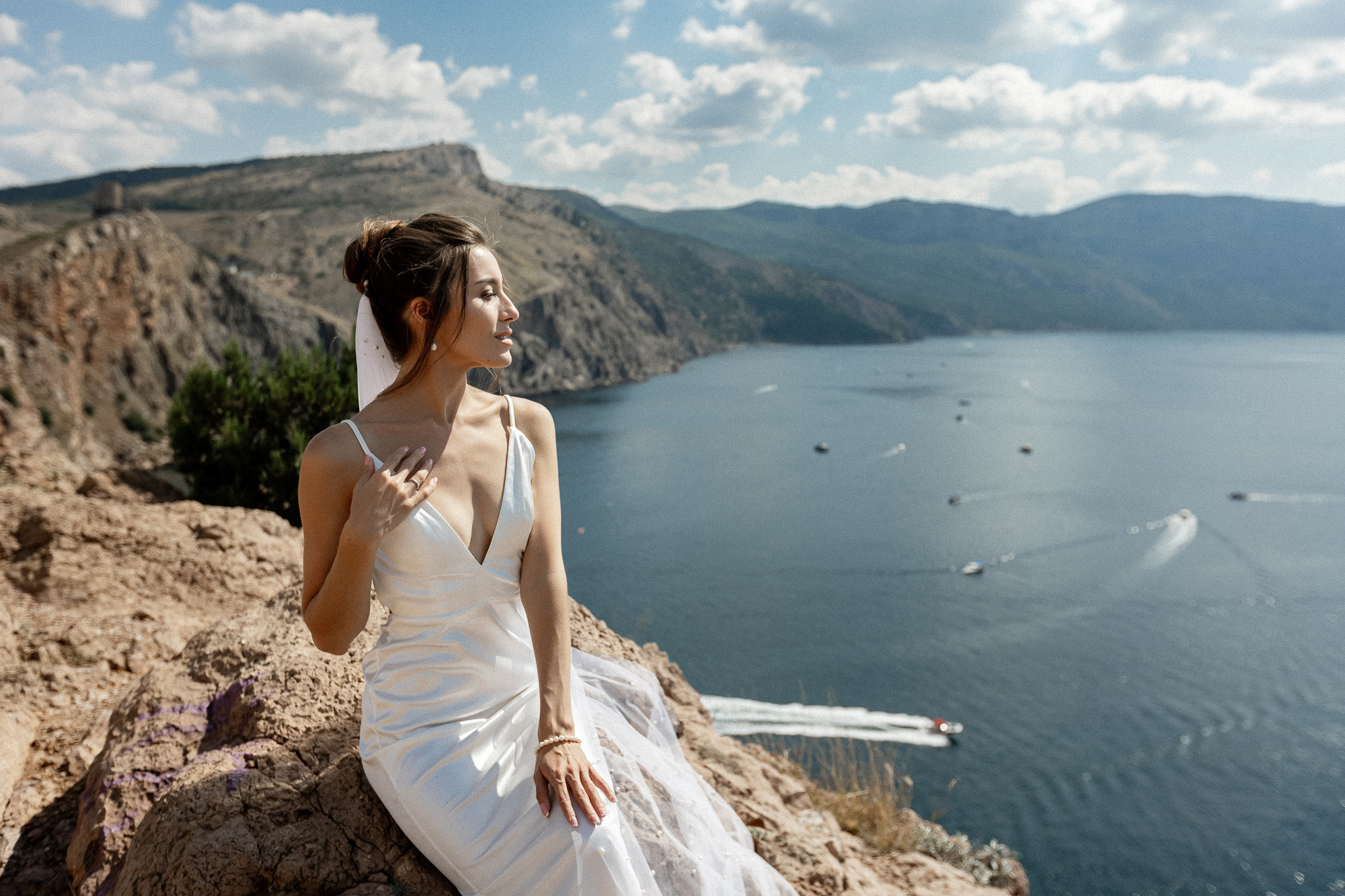 Денис и Аделя - свадьба для двоих в Балаклаве. Свадебный фотограф, фотосъемка в Крыму, Севастополе, Симферополе, Ялте