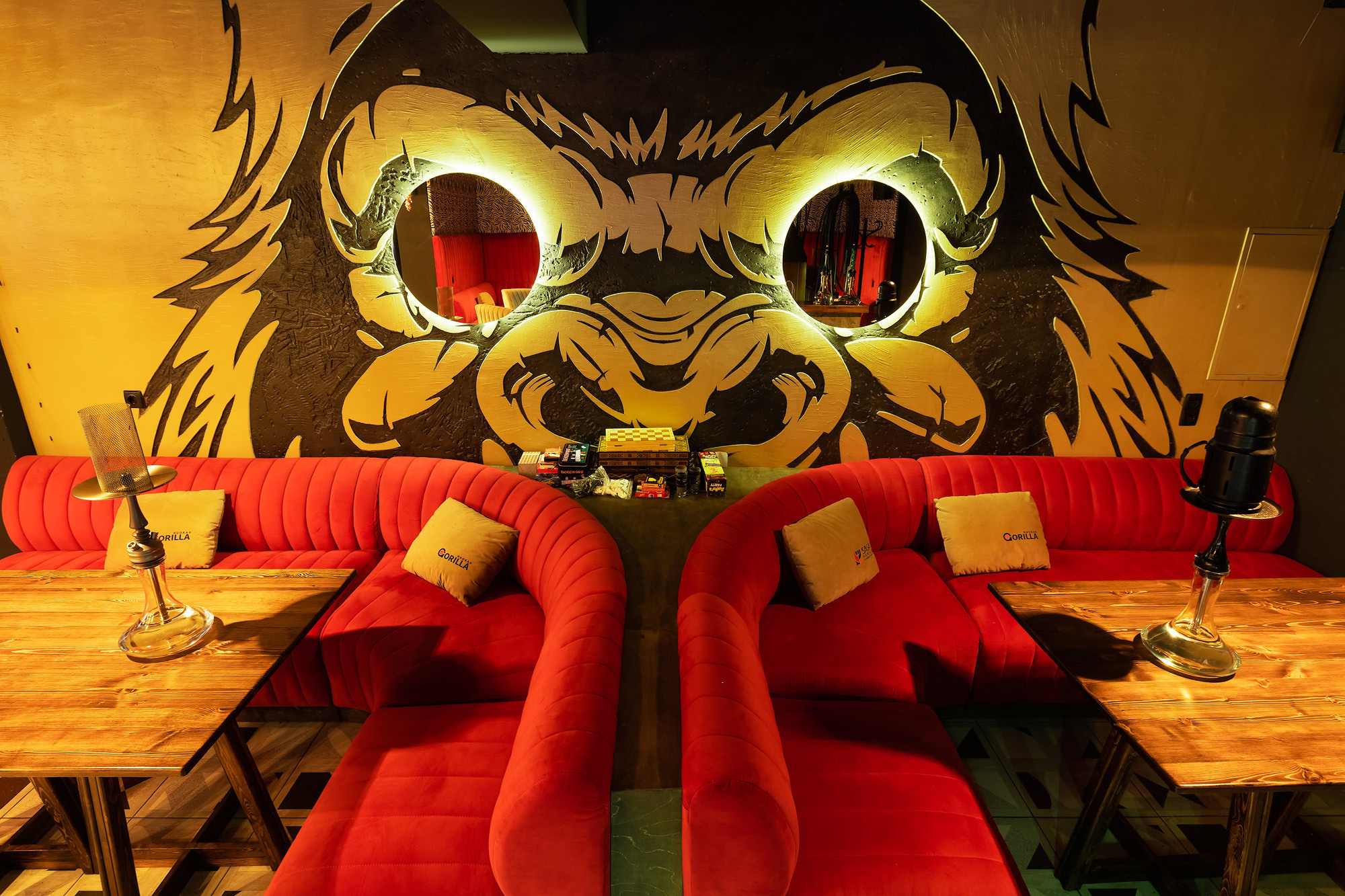 Фотосессия интерьеров кафе Место и кальянной Gorilla Hookah. Свадебный фотограф, фотосъемка в Крыму, Севастополе, Симферополе, Ялте