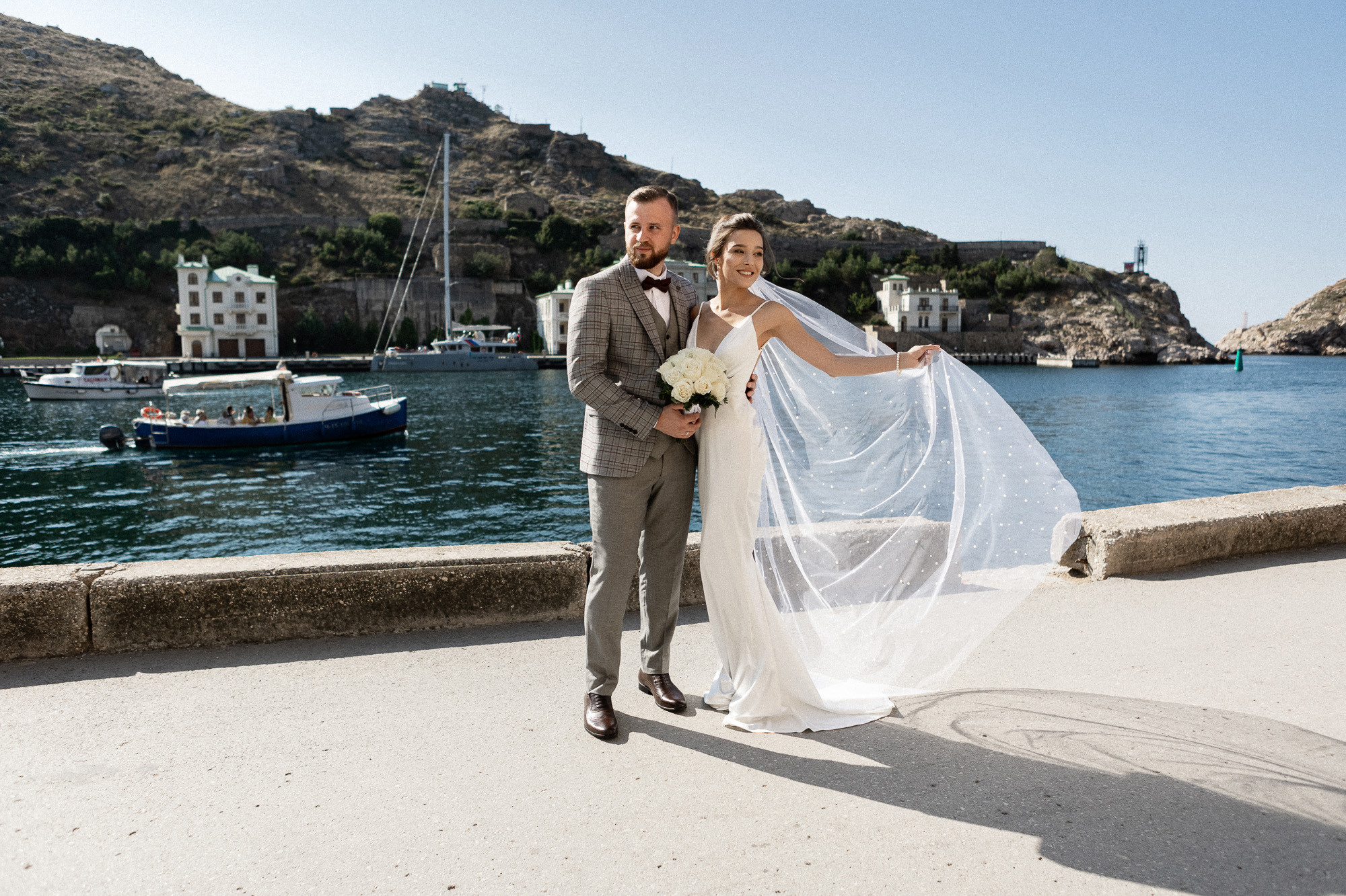 Денис и Аделя - свадьба для двоих в Балаклаве. Свадебный фотограф, фотосъемка в Крыму, Севастополе, Симферополе, Ялте