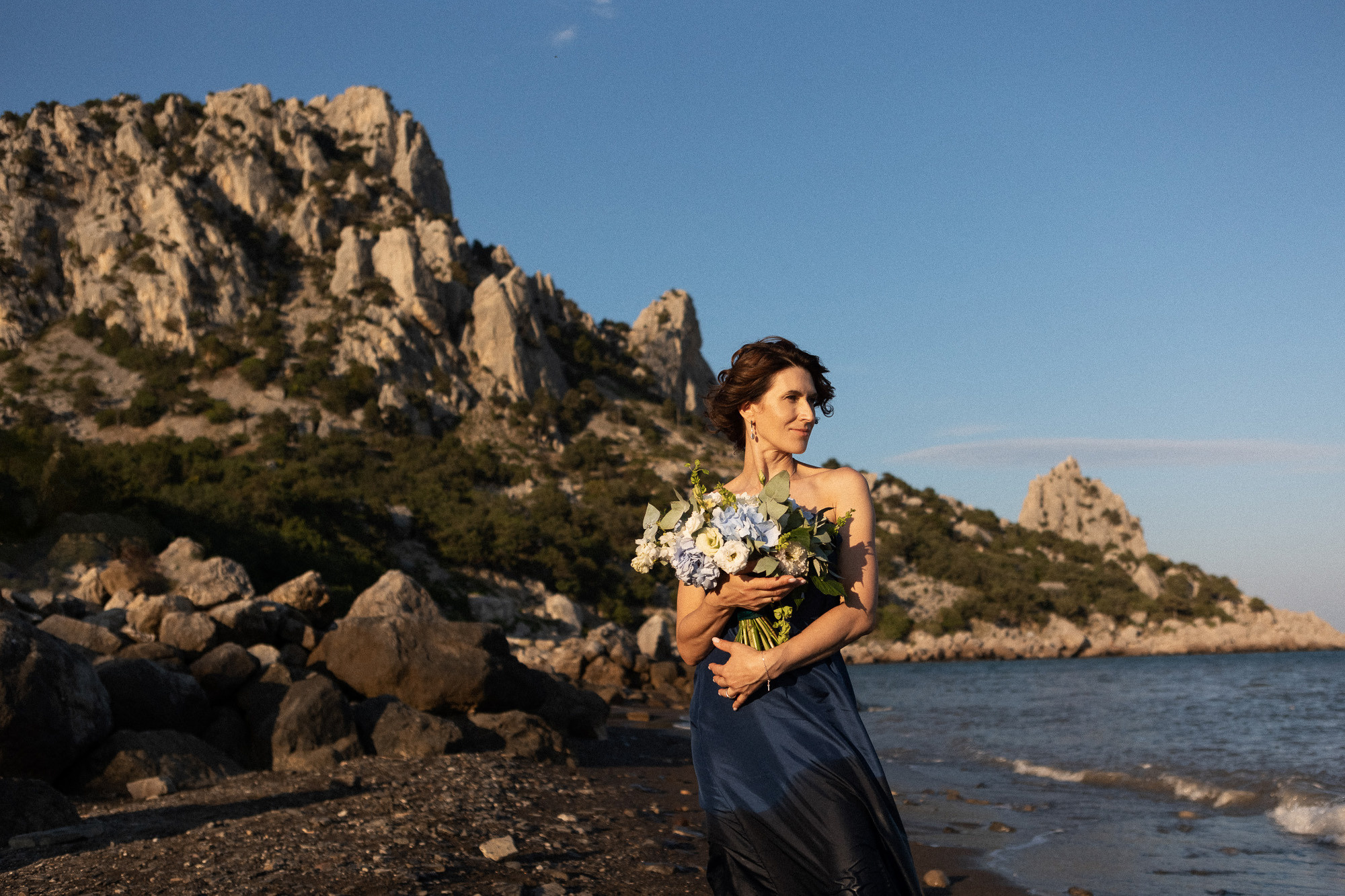 Семейная фотосессия в Симеизе на горе Кошка и на пляже у моря. Свадебный фотограф, фотосъемка в Крыму, Севастополе, Симферополе, Ялте