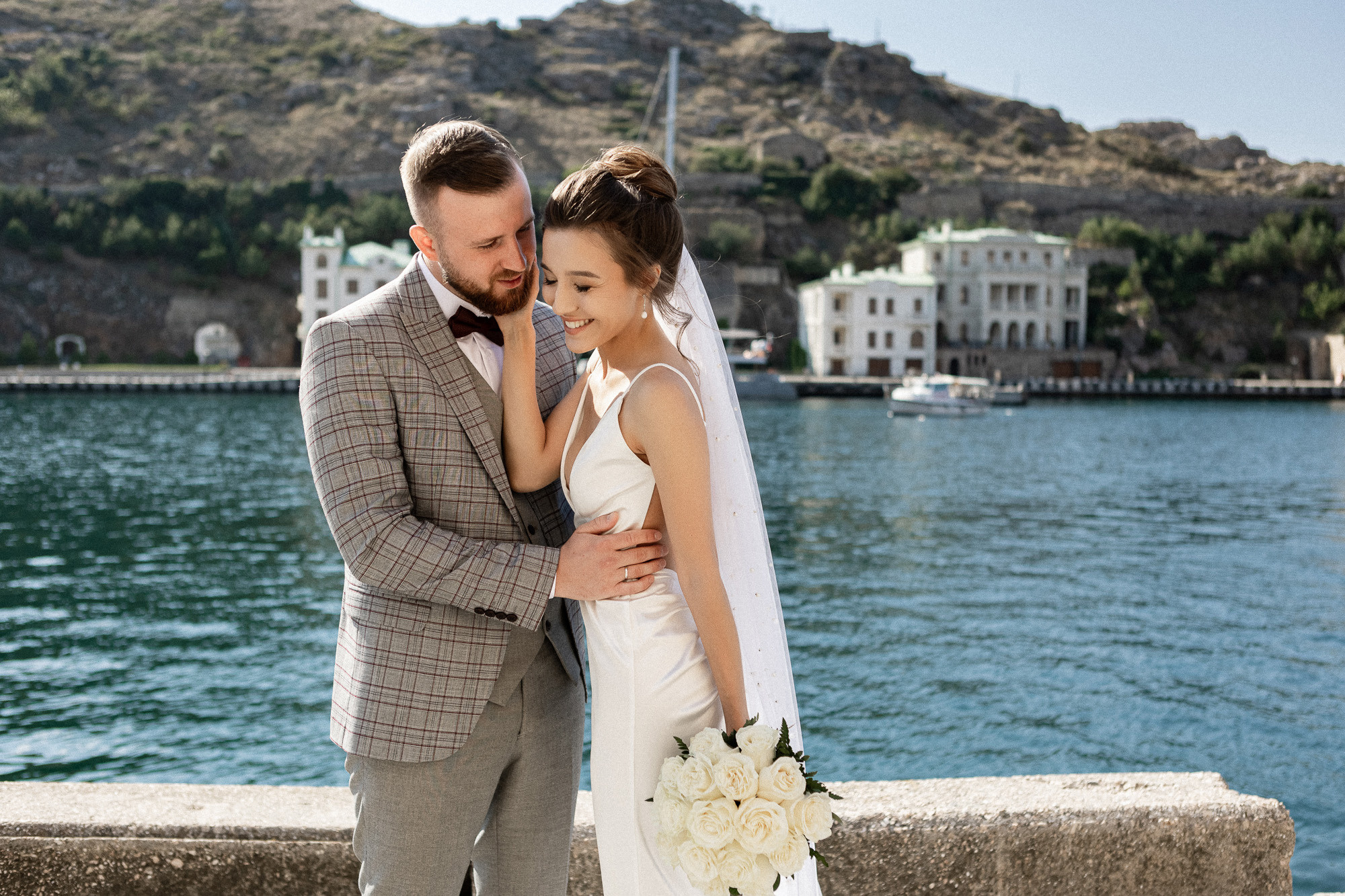 Денис и Аделя - свадьба для двоих в Балаклаве. Свадебный фотограф, фотосъемка в Крыму, Севастополе, Симферополе, Ялте