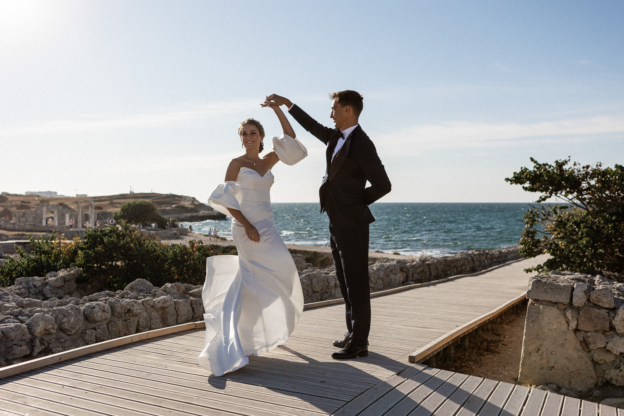 Артём и София - свадебная фотосессия в заповедние Херсонес. Свадебный фотограф, фотосъемка в Крыму, Севастополе, Симферополе, Ялте