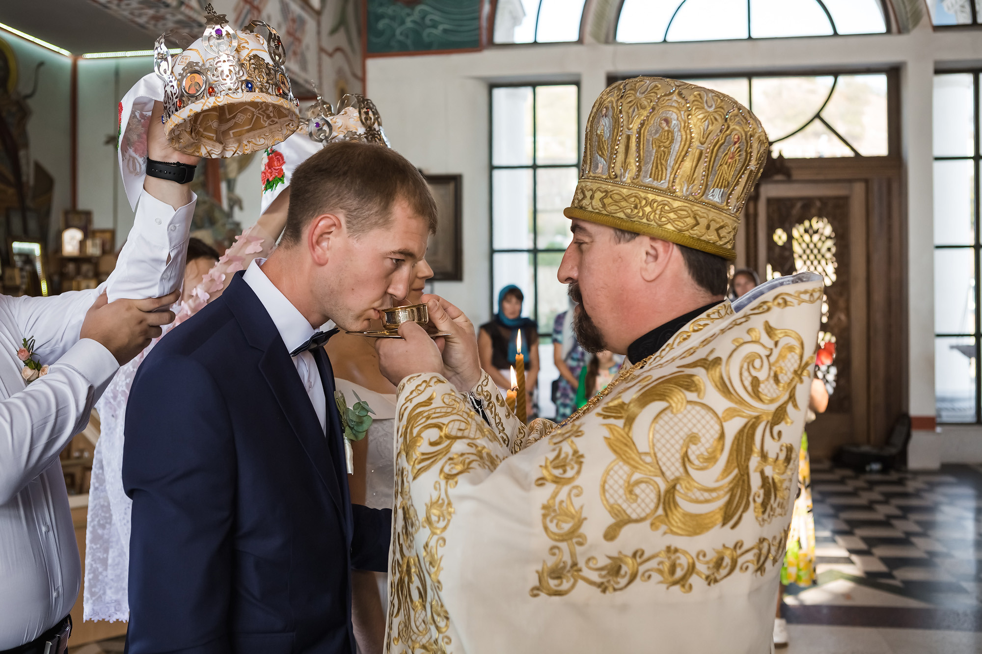 Венчание Петра и Феодосии в Храме-маяке Николая Чудотворца. Свадебный фотограф, фотосъемка в Крыму, Севастополе, Симферополе, Ялте