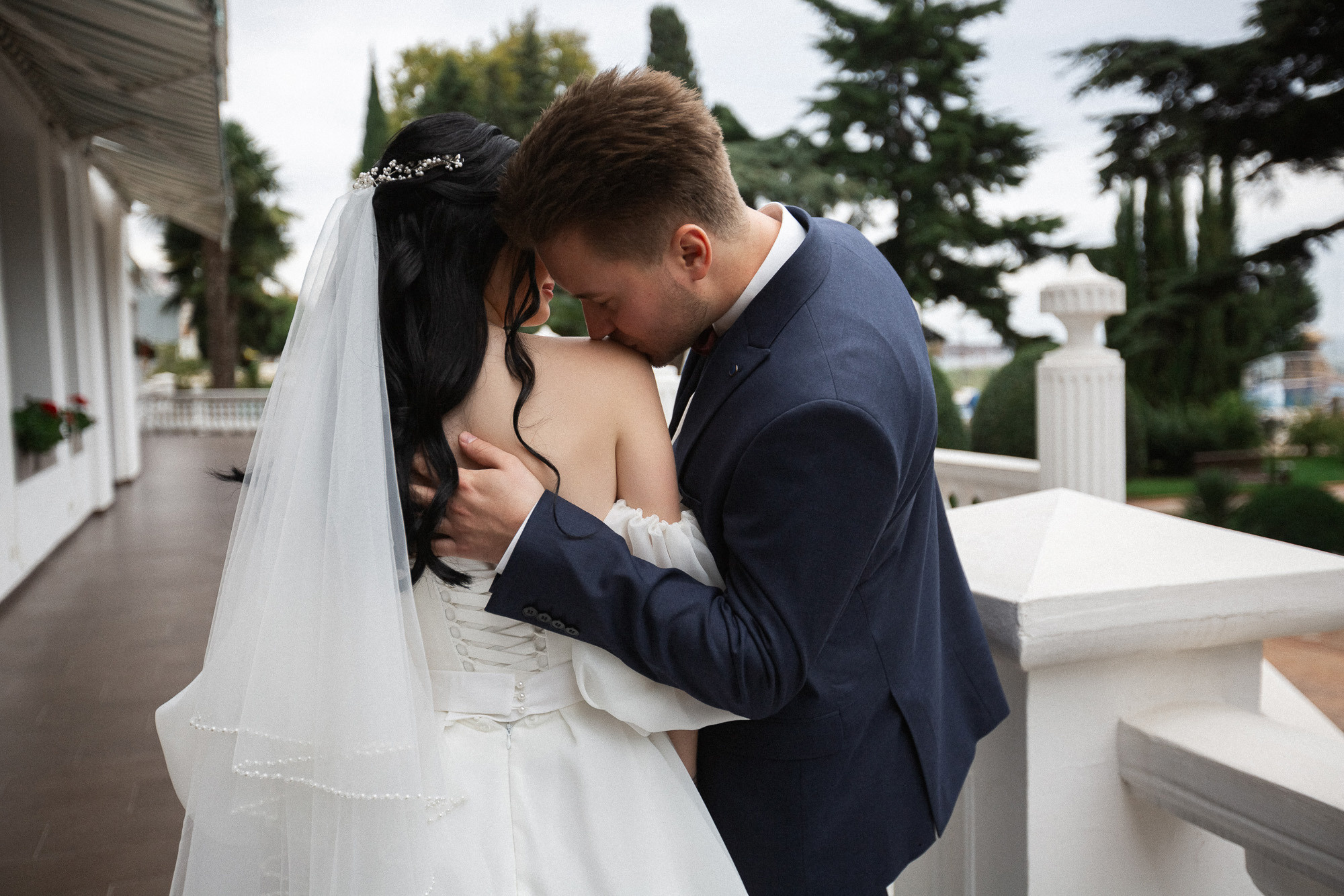 Коля и Катя - свадьба в отеле Ривьера Санрайз в Алуште. Свадебный фотограф, фотосъемка в Крыму, Севастополе, Симферополе, Ялте