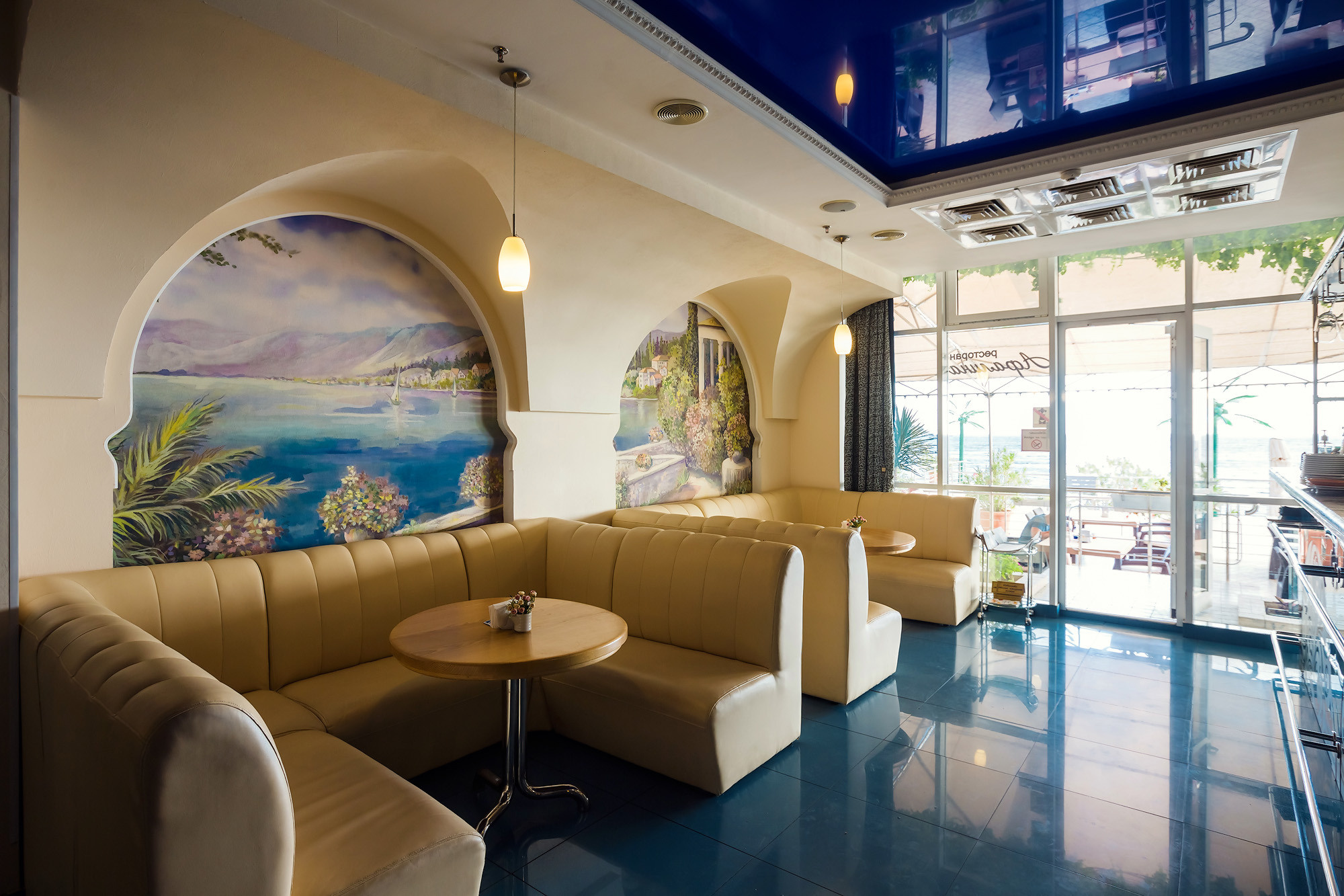 Рекламная фотосъёмка апартаментов гостиничного комплекса Бухта Мечты. Свадебный фотограф, фотосъемка в Крыму, Севастополе, Симферополе, Ялте