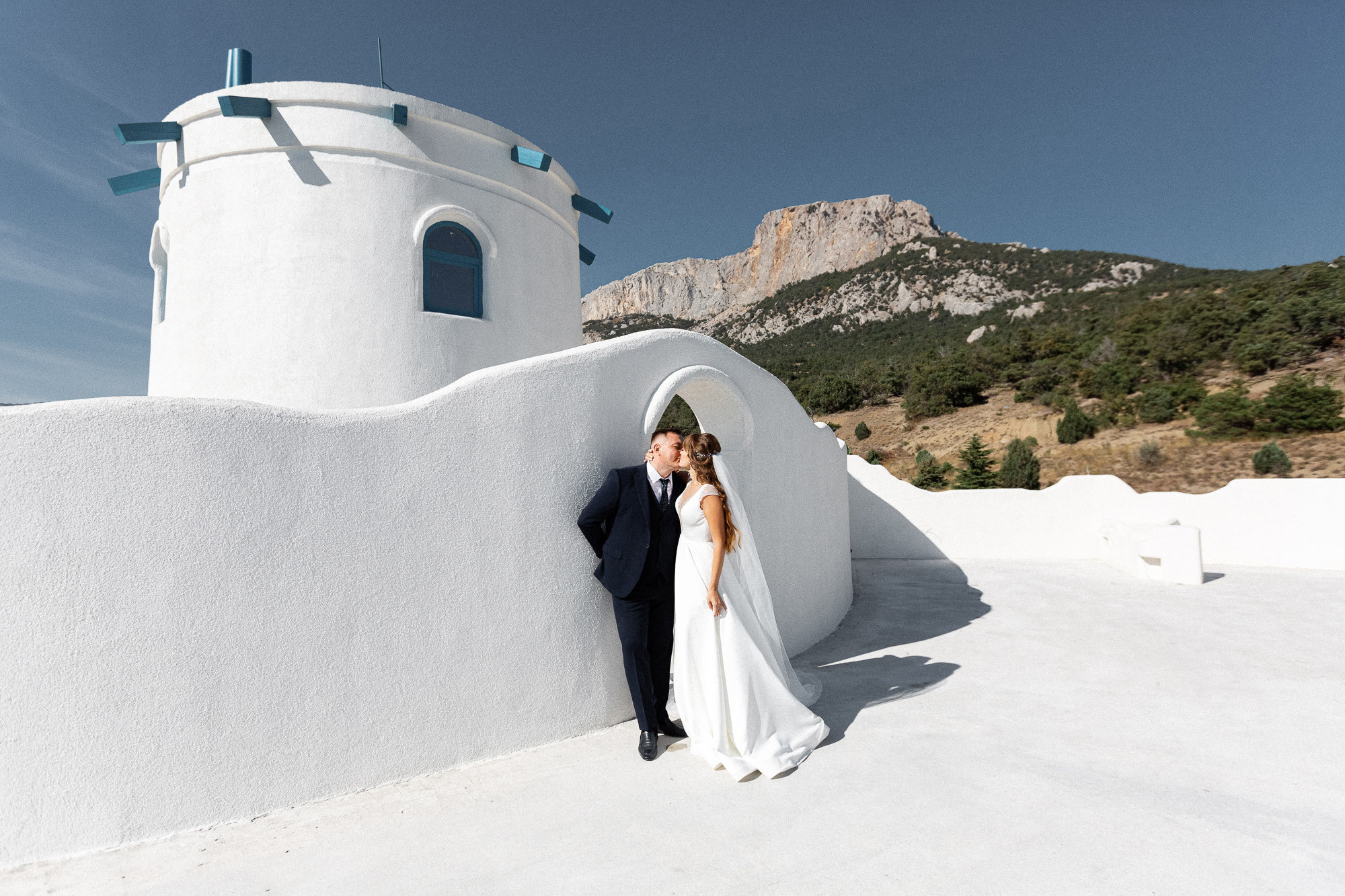 Александр и Виктория - фотосессия на Крымском Санторини. Свадебный фотограф, фотосъемка в Крыму, Севастополе, Симферополе, Ялте
