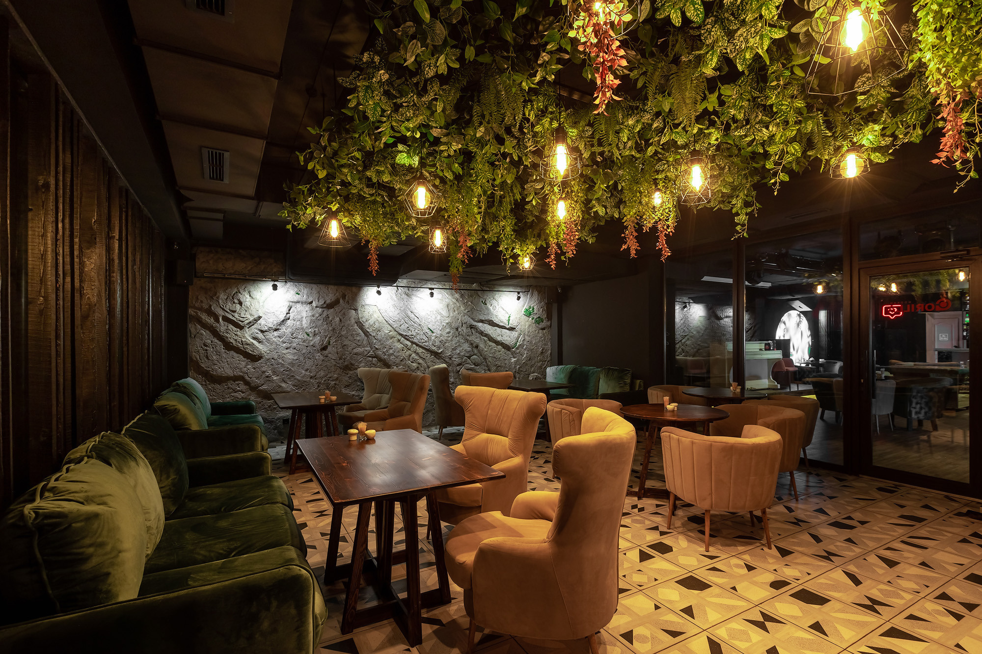 Фотосессия интерьеров кафе Место и кальянной Gorilla Hookah. Свадебный фотограф, фотосъемка в Крыму, Севастополе, Симферополе, Ялте