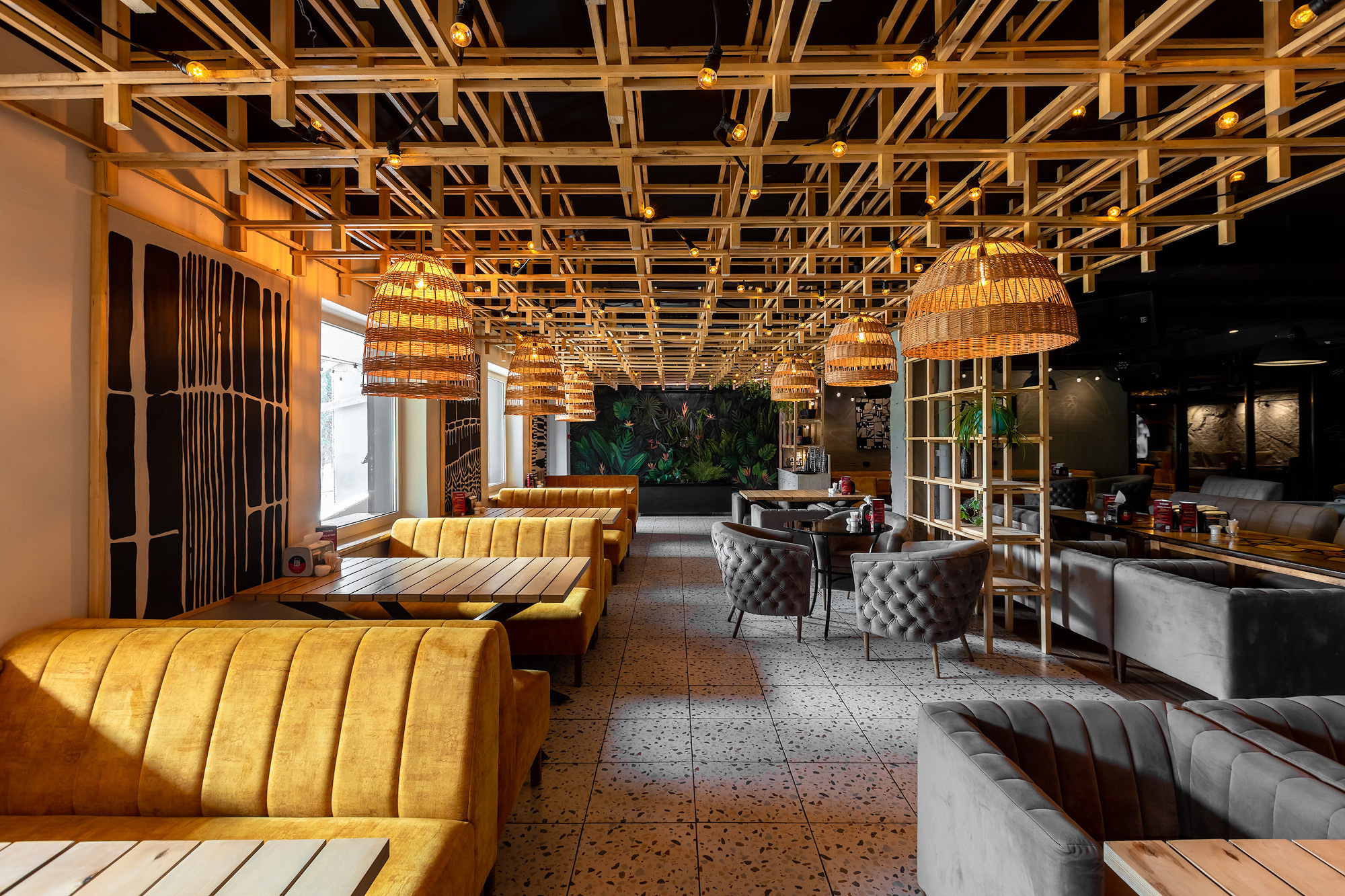 Фотосессия интерьеров кафе Место и кальянной Gorilla Hookah. Свадебный фотограф, фотосъемка в Крыму, Севастополе, Симферополе, Ялте