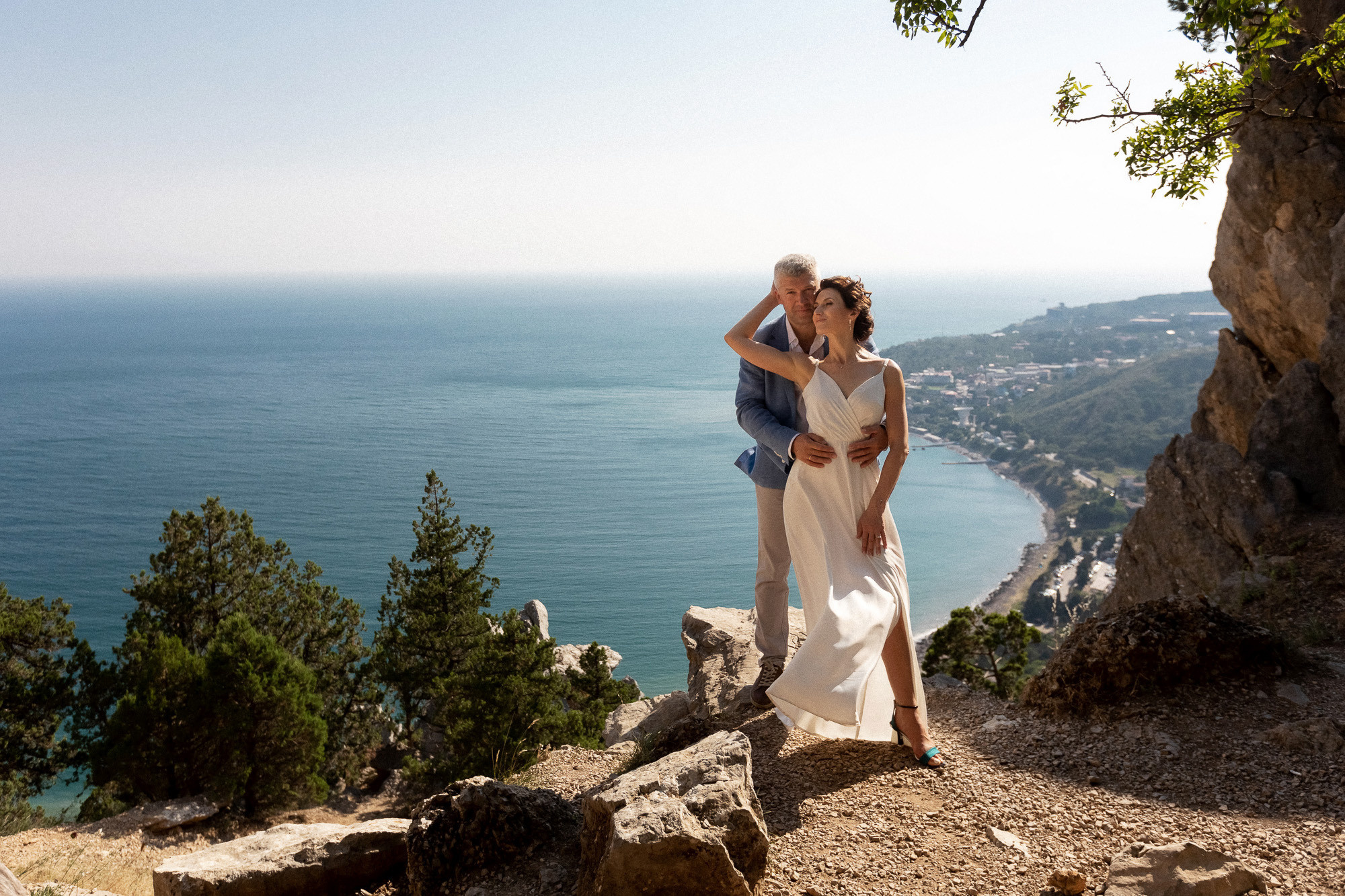 Семейная фотосессия в Симеизе на горе Кошка и на пляже у моря. Свадебный фотограф, фотосъемка в Крыму, Севастополе, Симферополе, Ялте