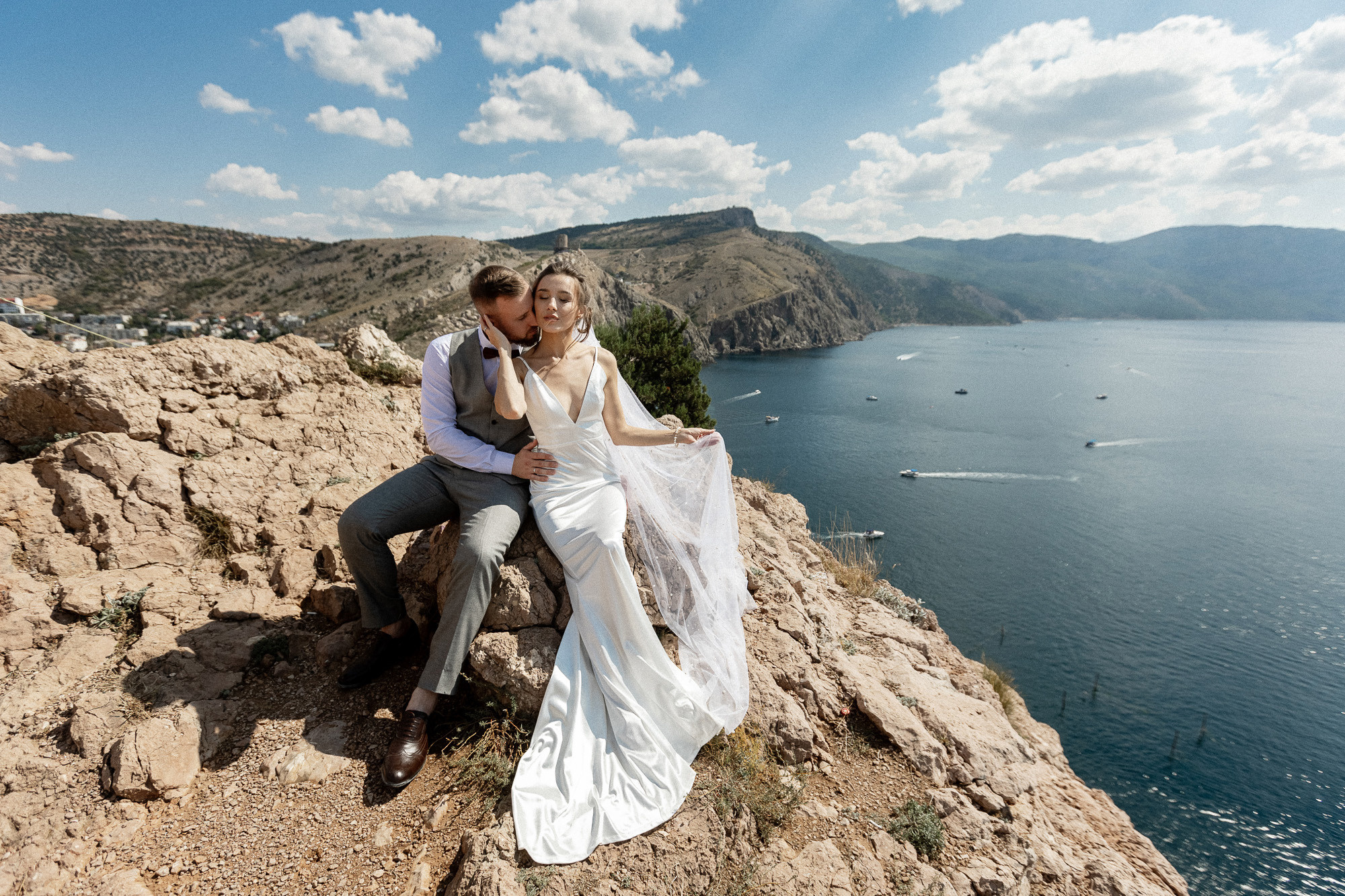 Денис и Аделя - свадьба для двоих в Балаклаве. Свадебный фотограф, фотосъемка в Крыму, Севастополе, Симферополе, Ялте
