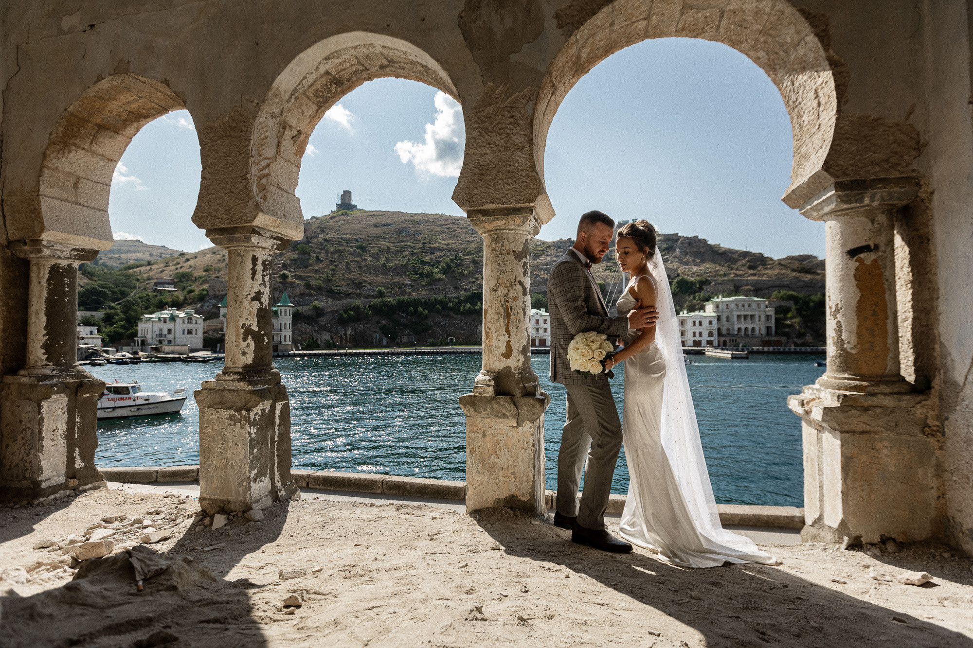 Денис и Аделя - свадьба для двоих в Балаклаве. Свадебный фотограф, фотосъемка в Крыму, Севастополе, Симферополе, Ялте