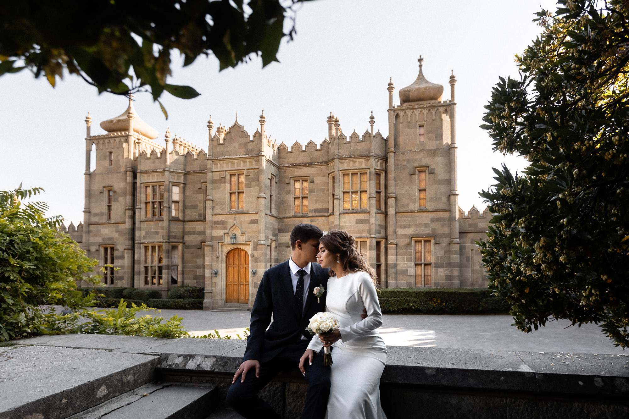 Андрей и Катя - свадебная фотосессия в Воронцовском дворце. Свадебный фотограф, фотосъемка в Крыму, Севастополе, Симферополе, Ялте