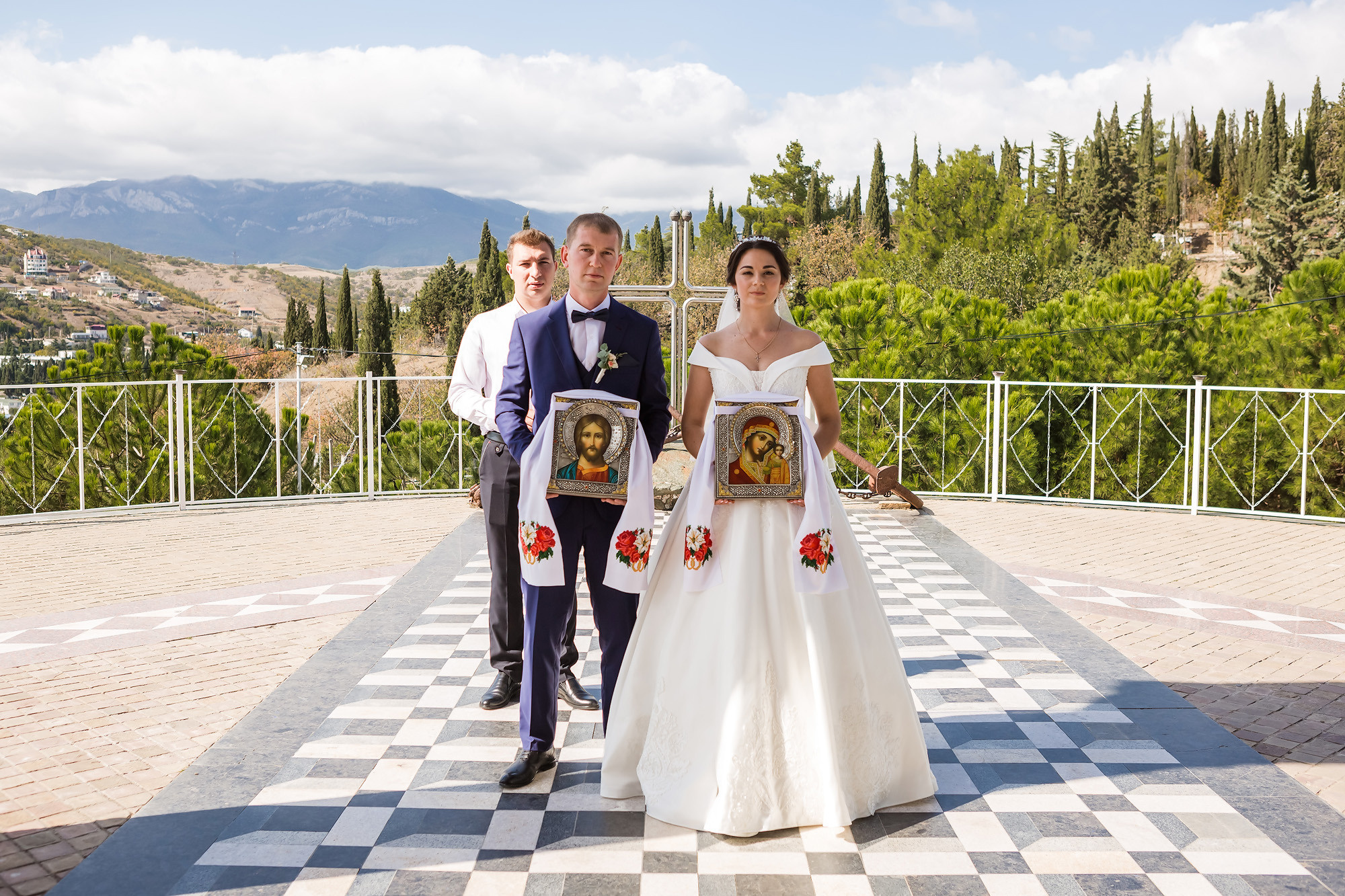 Венчание Петра и Феодосии в Храме-маяке Николая Чудотворца. Свадебный фотограф, фотосъемка в Крыму, Севастополе, Симферополе, Ялте