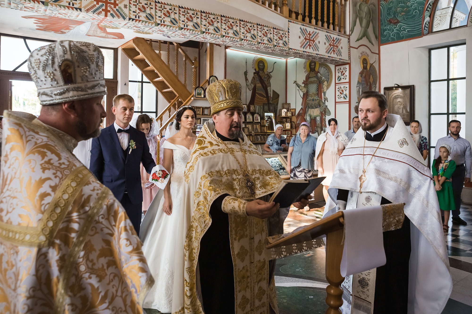 Венчание Петра и Феодосии в Храме-маяке Николая Чудотворца. Свадебный фотограф, фотосъемка в Крыму, Севастополе, Симферополе, Ялте