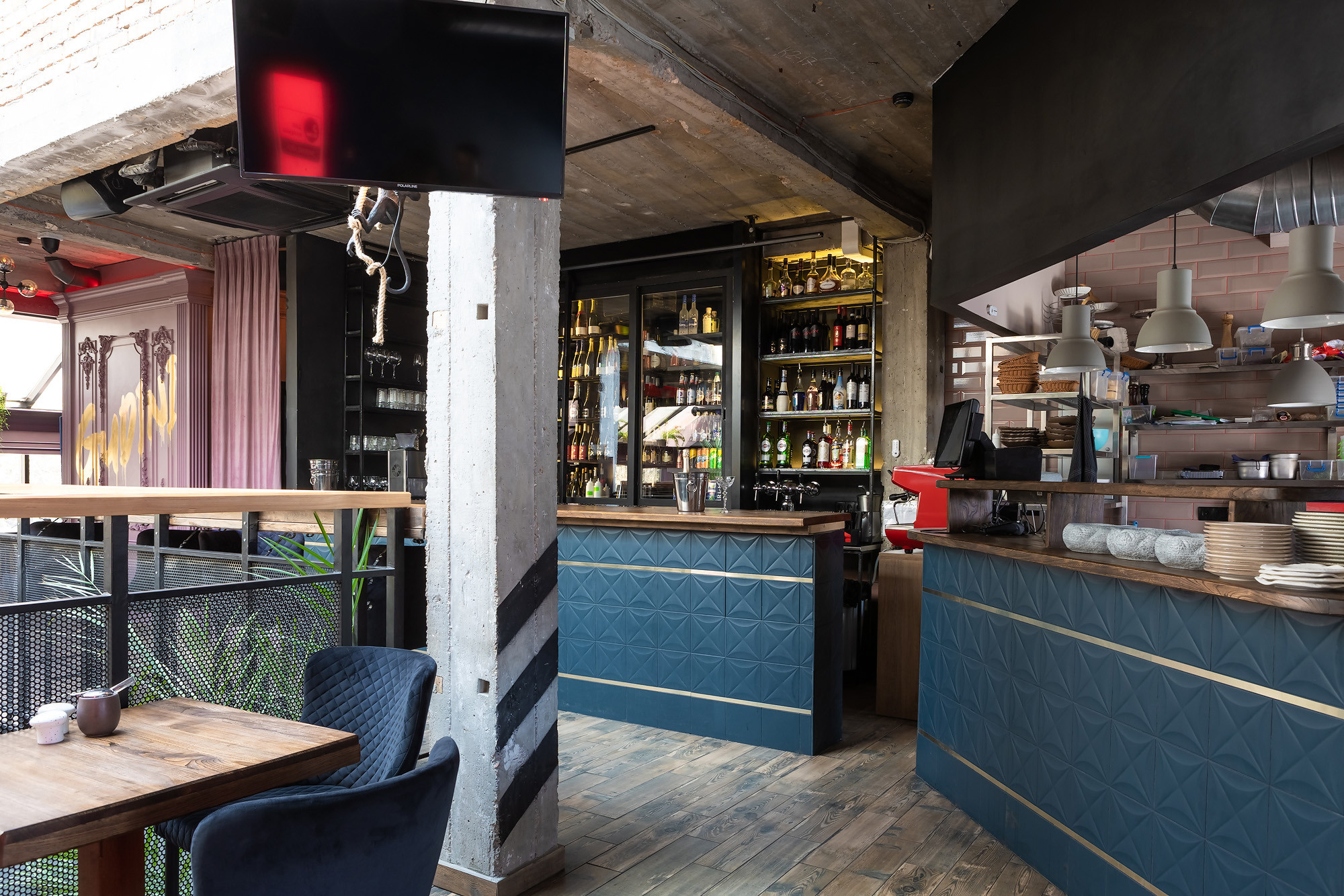 Интерьерная фотосъёмка ресторана Gudini и кафе Mon ami в Севастополе. Свадебный фотограф, фотосъемка в Крыму, Севастополе, Симферополе, Ялте