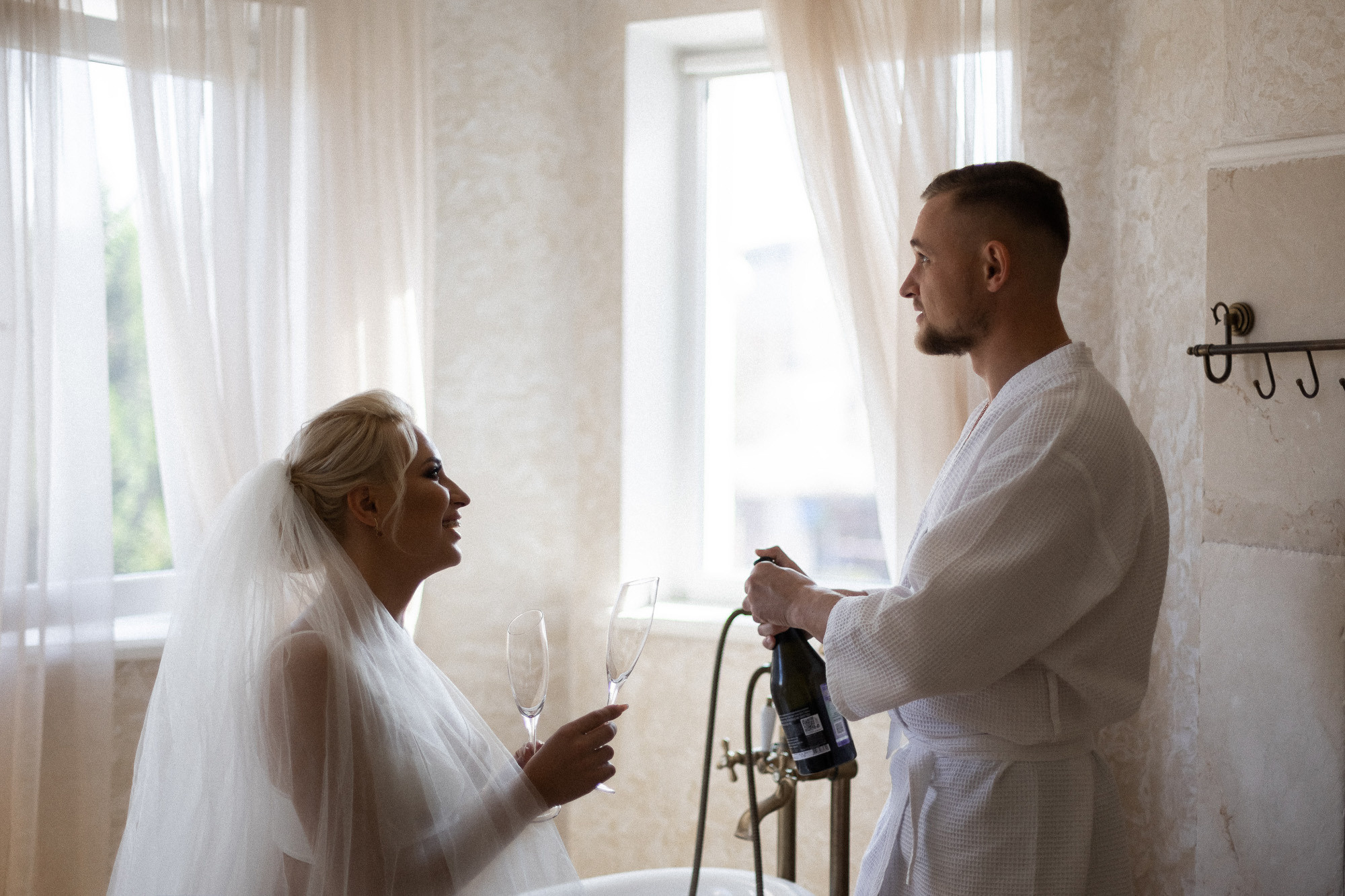 Влад и Ксюша - свадьба для двоих в отеле Превысоковъ. Свадебный фотограф, фотосъемка в Крыму, Севастополе, Симферополе, Ялте