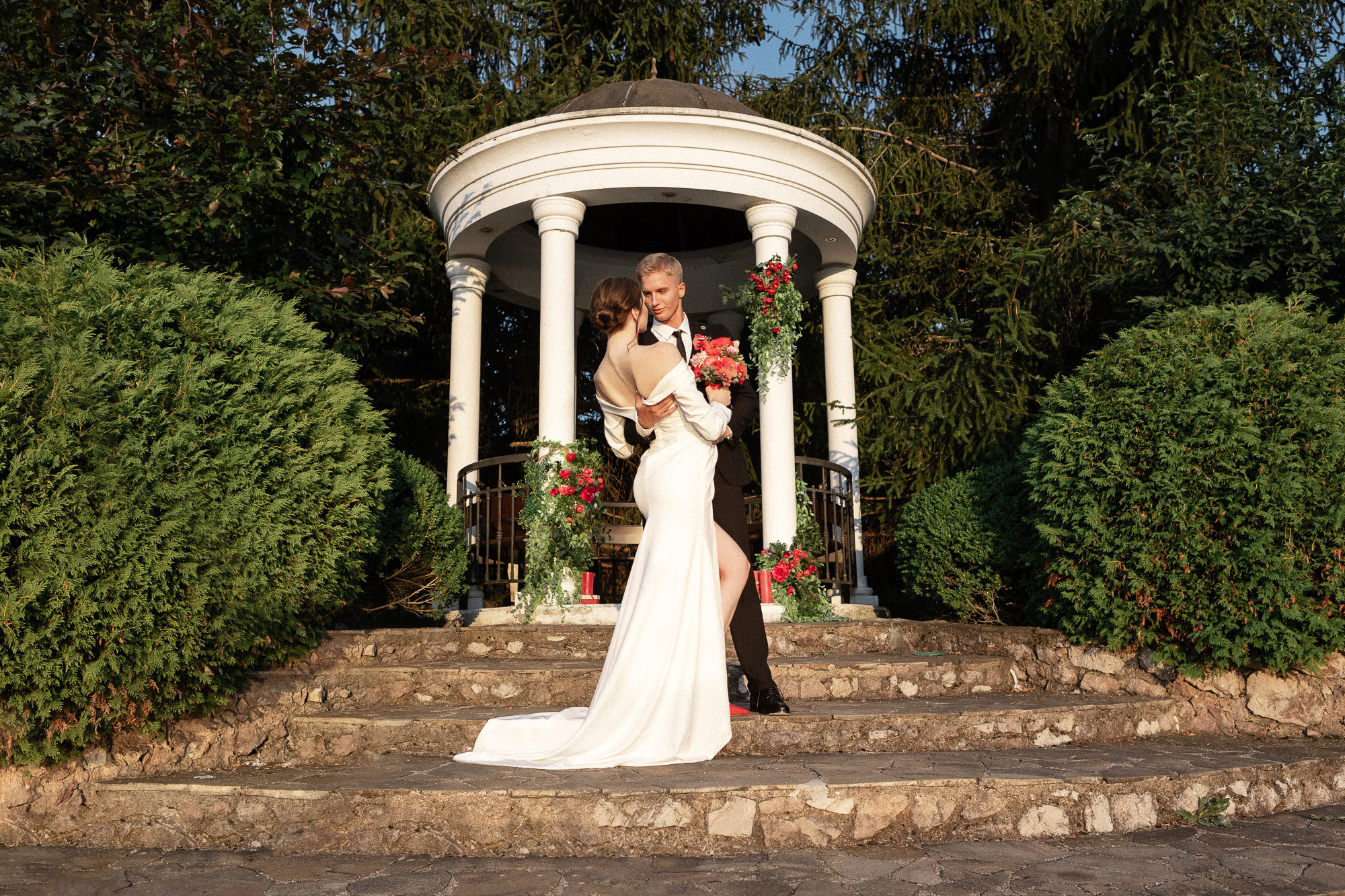 Денис и Таня - свадебная рекламная фотосессия на Грушевом озере. Свадебный фотограф, фотосъемка в Крыму, Севастополе, Симферополе, Ялте