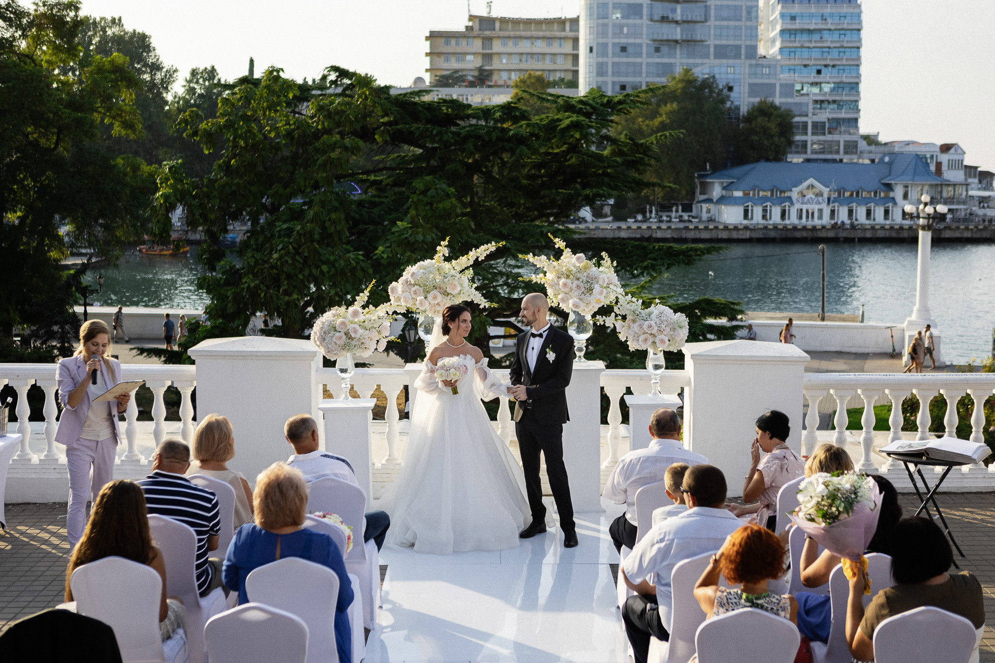 Костя и Валя - свадьба, выездная церемония, банкет и фотосессия. Свадебный фотограф, фотосъемка в Крыму, Севастополе, Симферополе, Ялте