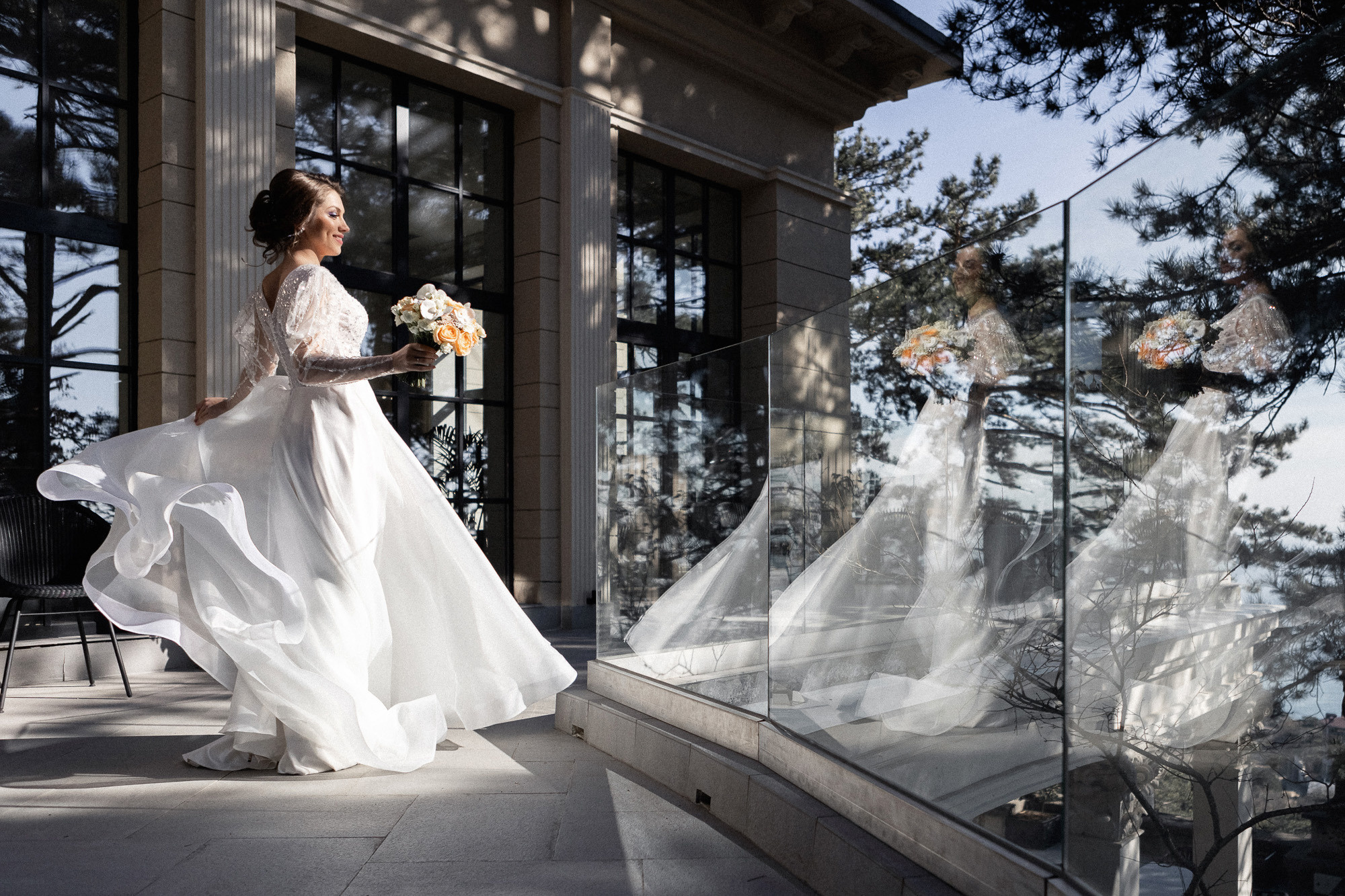 Алексей и Екатерина - свадьба для двоих в отеле Pallasa в Ялте. Свадебный фотограф, фотосъемка в Крыму, Севастополе, Симферополе, Ялте