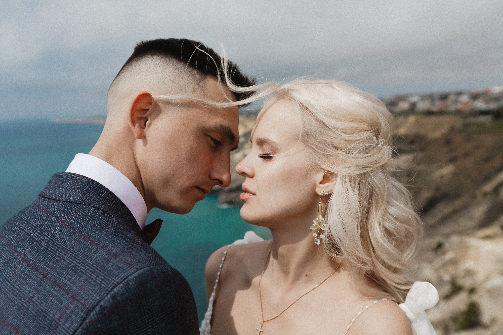 Сергей и Глафира - свадьба для двоих весной в Севастополе. Свадебный фотограф, фотосъемка в Крыму, Севастополе, Симферополе, Ялте