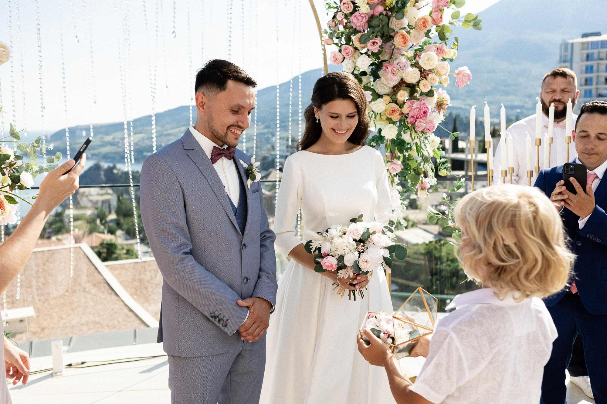 Женя и Настя - свадьба в Гурзуфе в отеле Алтея и Ливадийском дворце. Свадебный фотограф, фотосъемка в Крыму, Севастополе, Симферополе, Ялте
