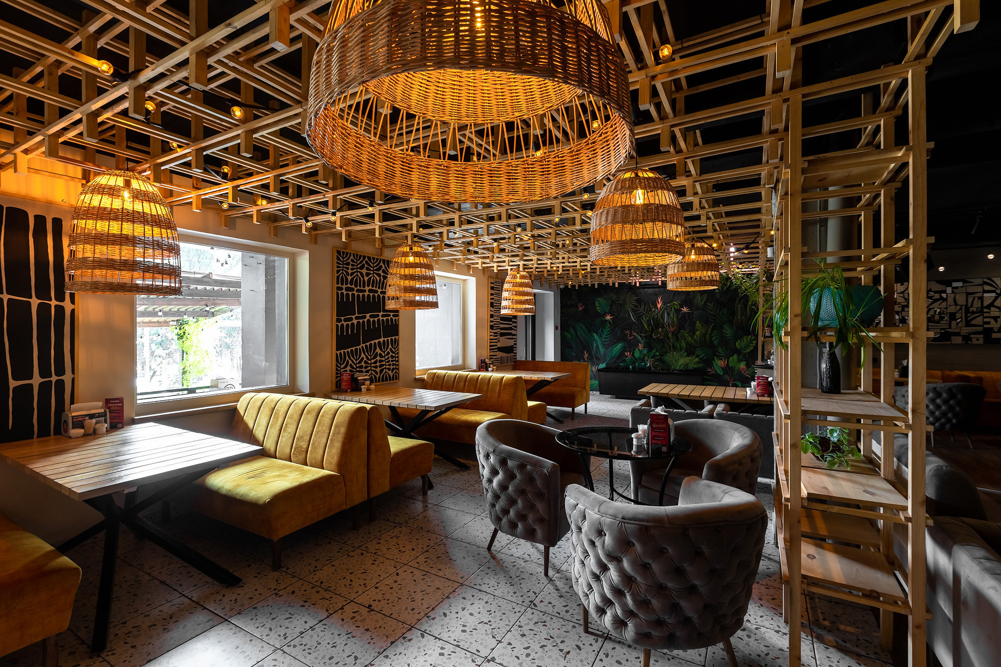 Фотосессия интерьеров кафе Место и кальянной Gorilla Hookah. Свадебный фотограф, фотосъемка в Крыму, Севастополе, Симферополе, Ялте