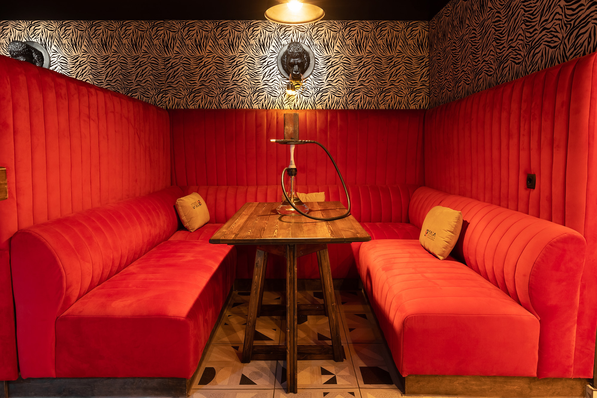 Фотосессия интерьеров кафе Место и кальянной Gorilla Hookah. Свадебный фотограф, фотосъемка в Крыму, Севастополе, Симферополе, Ялте