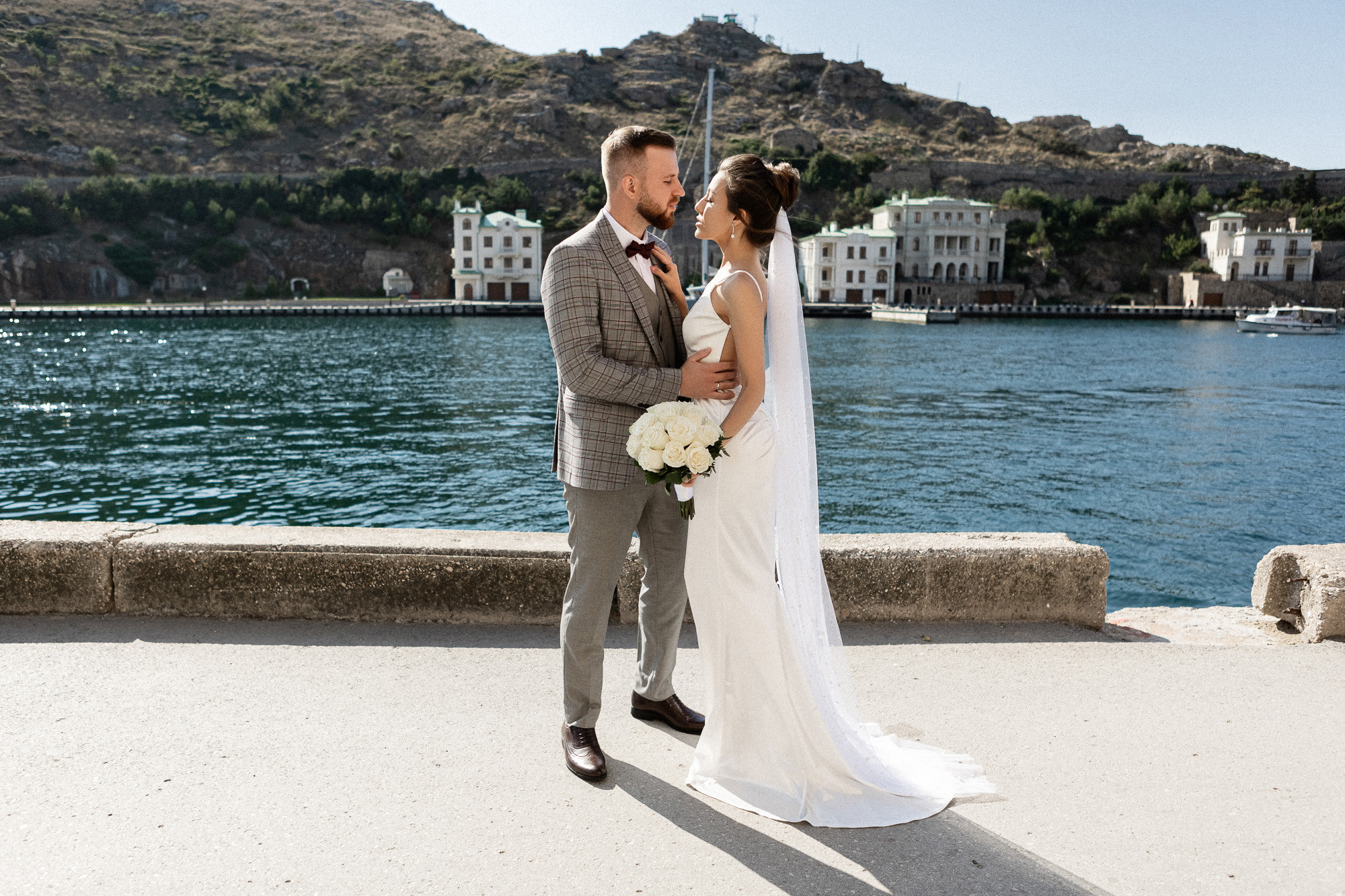Денис и Аделя - свадьба для двоих в Балаклаве. Свадебный фотограф, фотосъемка в Крыму, Севастополе, Симферополе, Ялте