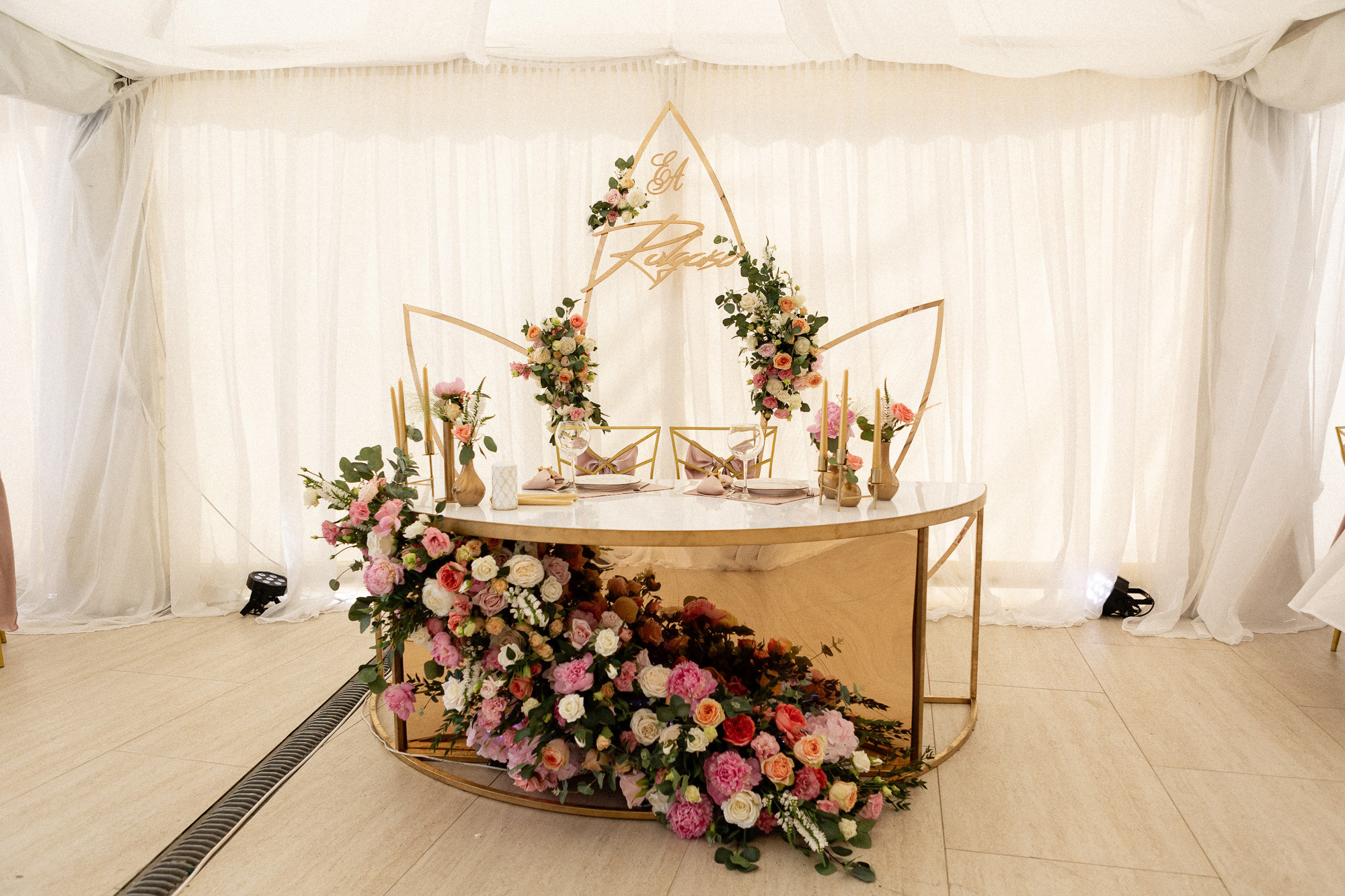 Женя и Настя - свадьба в Гурзуфе в отеле Алтея и Ливадийском дворце. Свадебный фотограф, фотосъемка в Крыму, Севастополе, Симферополе, Ялте