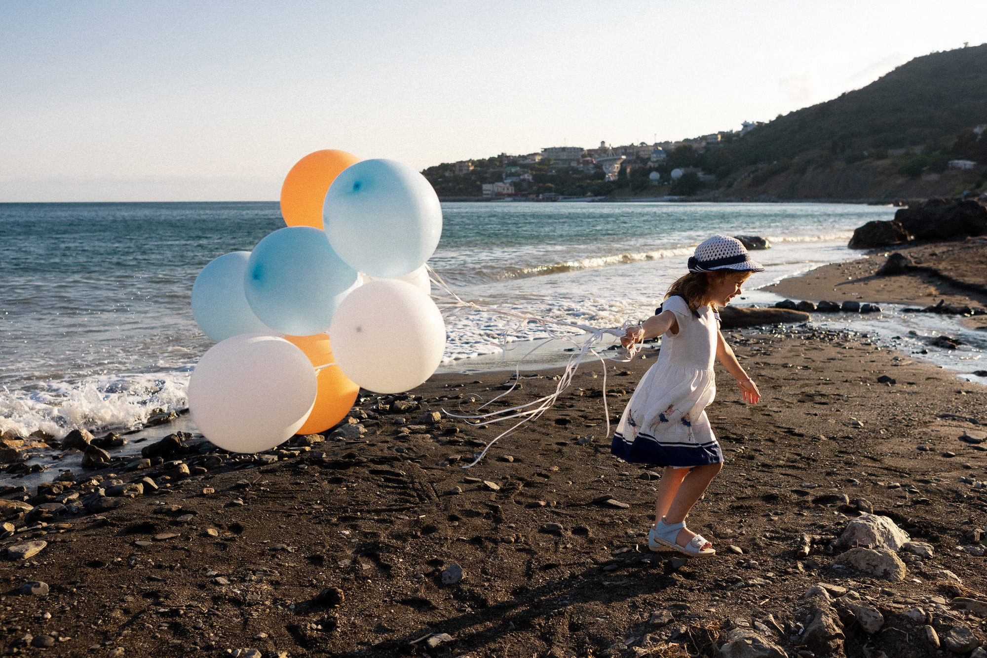 Семейная фотосессия в Симеизе на горе Кошка и на пляже у моря. Свадебный фотограф, фотосъемка в Крыму, Севастополе, Симферополе, Ялте