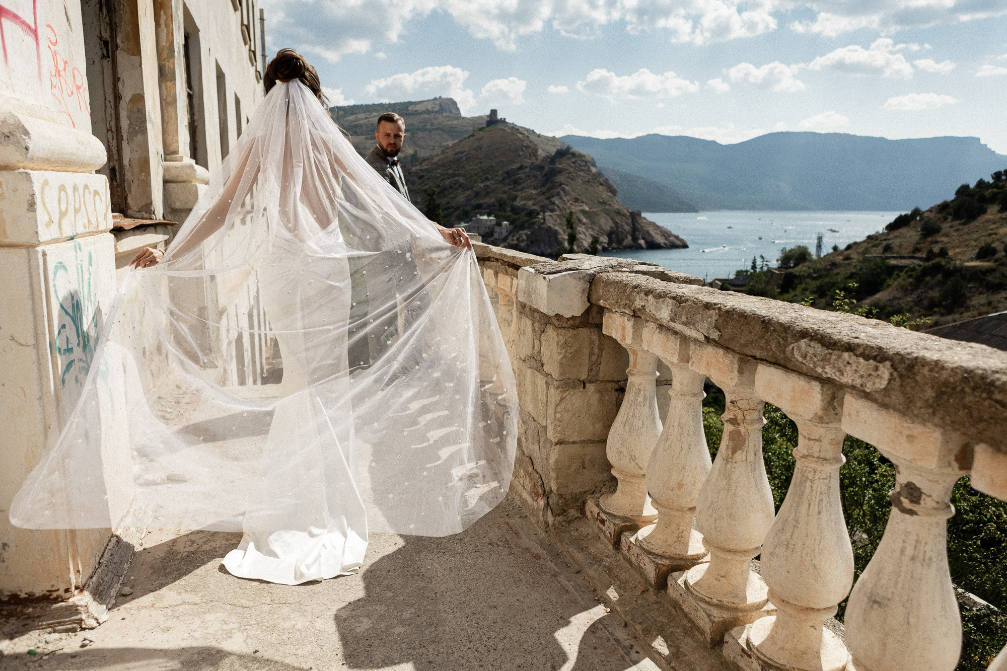 Денис и Аделя - свадьба для двоих в Балаклаве. Свадебный фотограф, фотосъемка в Крыму, Севастополе, Симферополе, Ялте