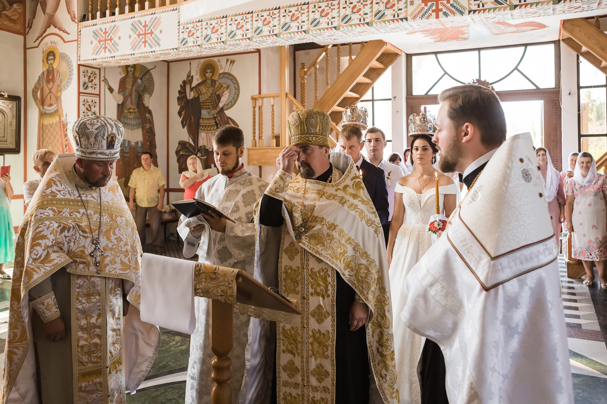 Венчание Петра и Феодосии в Храме-маяке Николая Чудотворца. Свадебный фотограф, фотосъемка в Крыму, Севастополе, Симферополе, Ялте