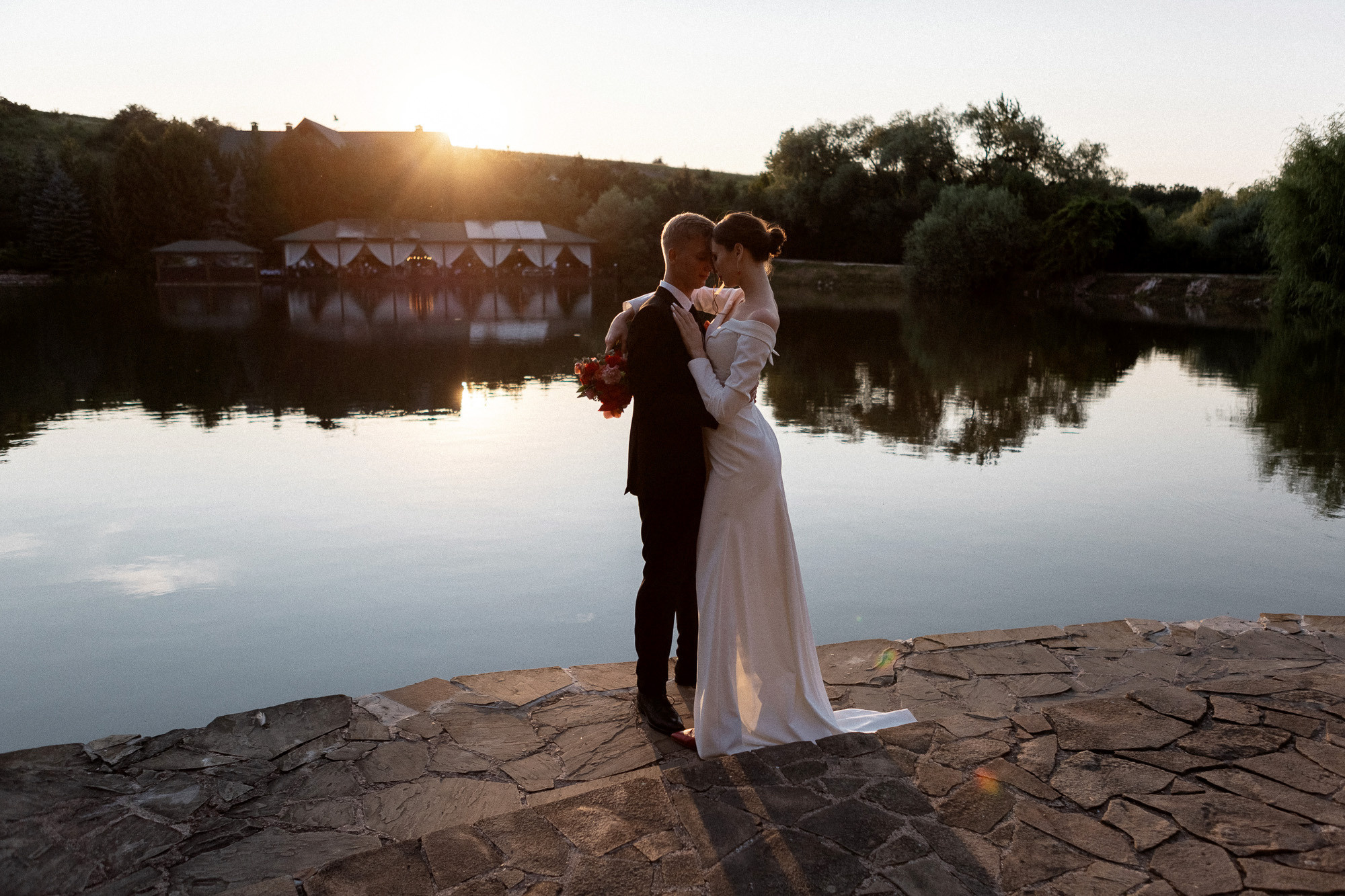 Денис и Таня - свадебная рекламная фотосессия на Грушевом озере. Свадебный фотограф, фотосъемка в Крыму, Севастополе, Симферополе, Ялте