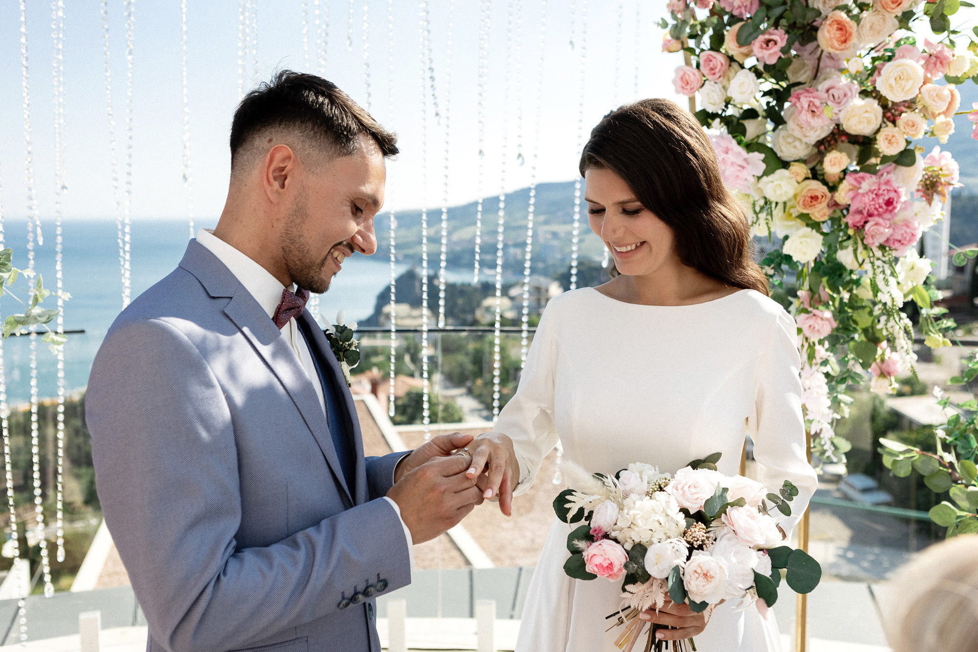 Женя и Настя - свадьба в Гурзуфе в отеле Алтея и Ливадийском дворце. Свадебный фотограф, фотосъемка в Крыму, Севастополе, Симферополе, Ялте