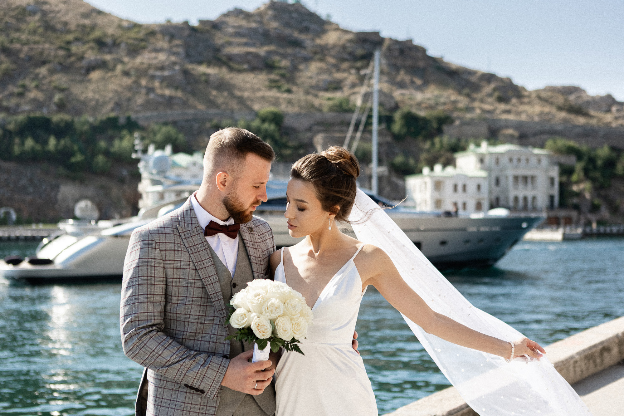 Денис и Аделя - свадьба для двоих в Балаклаве. Свадебный фотограф, фотосъемка в Крыму, Севастополе, Симферополе, Ялте