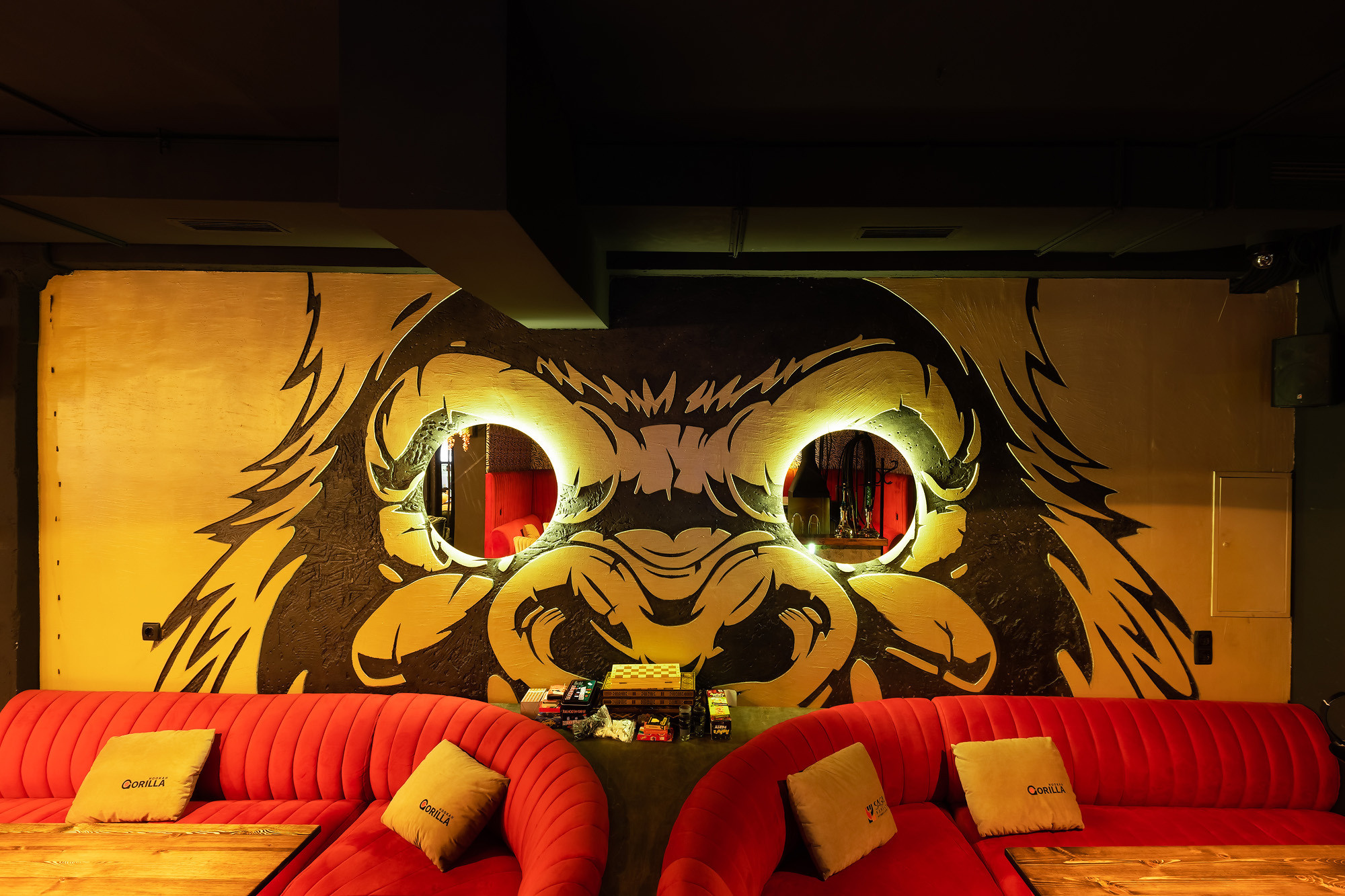 Фотосессия интерьеров кафе Место и кальянной Gorilla Hookah. Свадебный фотограф, фотосъемка в Крыму, Севастополе, Симферополе, Ялте