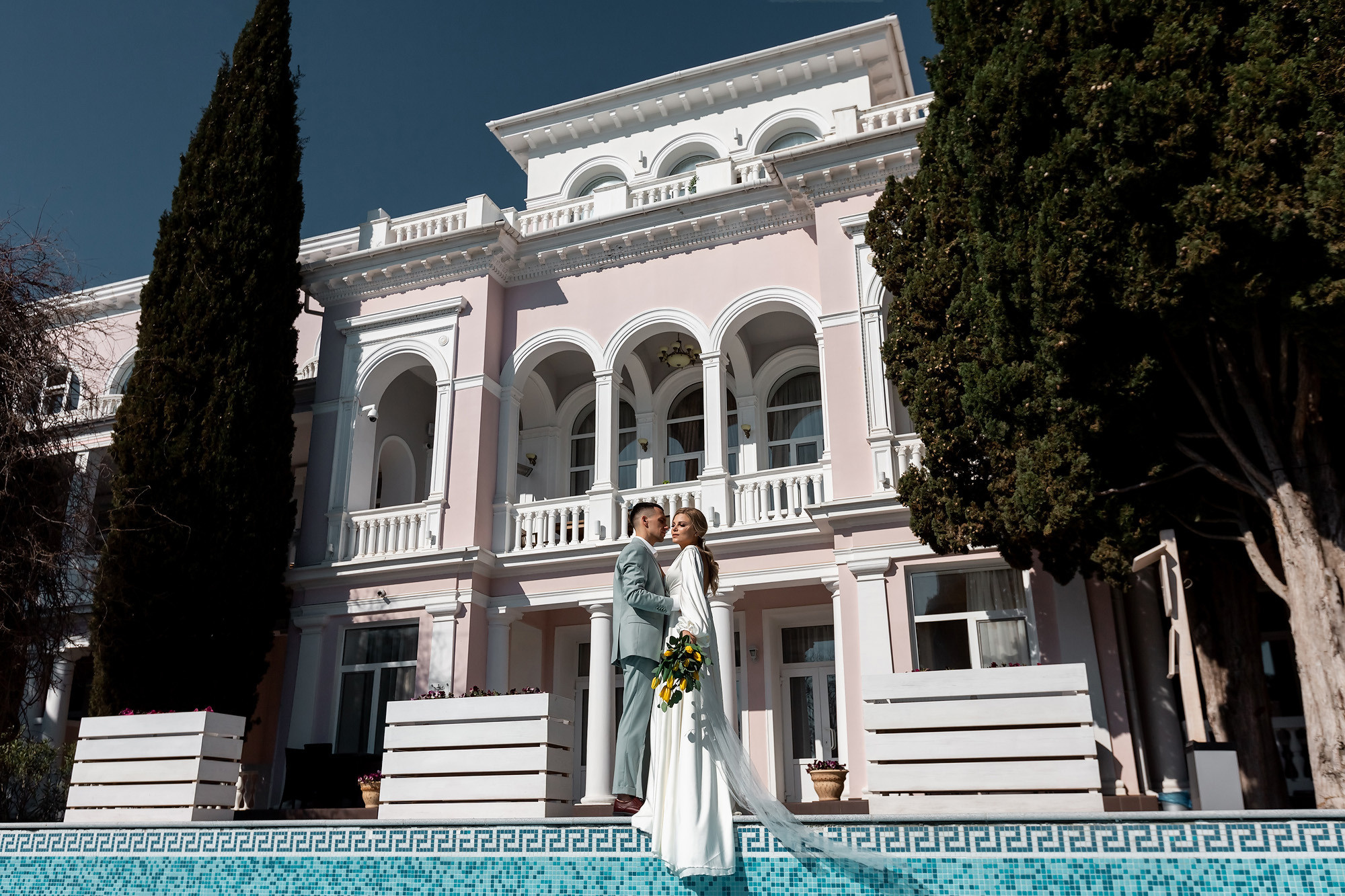 Артур и Алеся - весенняя свадьба в усадьбе 19 века в Крыму. Свадебный фотограф, фотосъемка в Крыму, Севастополе, Симферополе, Ялте