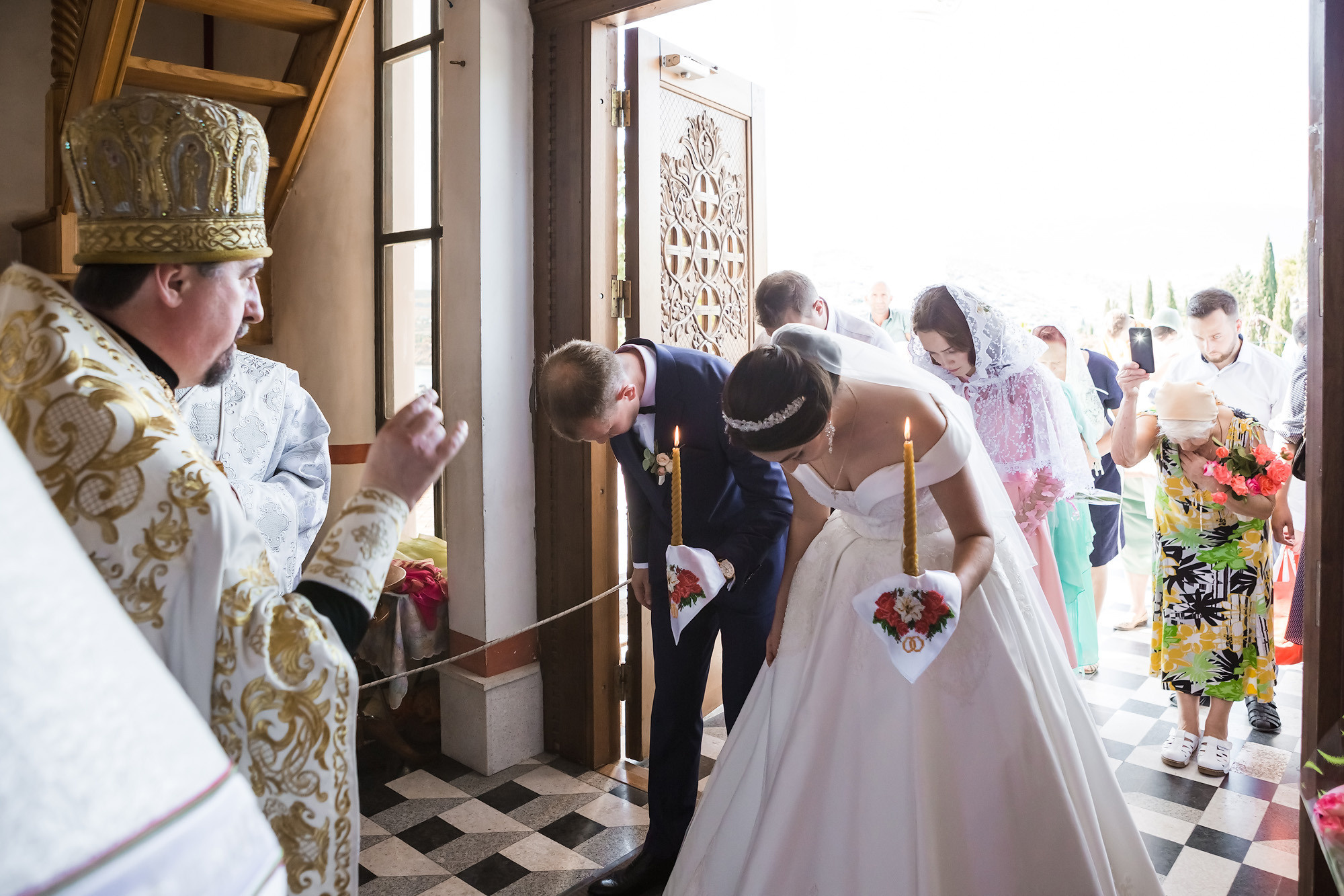 Венчание Петра и Феодосии в Храме-маяке Николая Чудотворца. Свадебный фотограф, фотосъемка в Крыму, Севастополе, Симферополе, Ялте