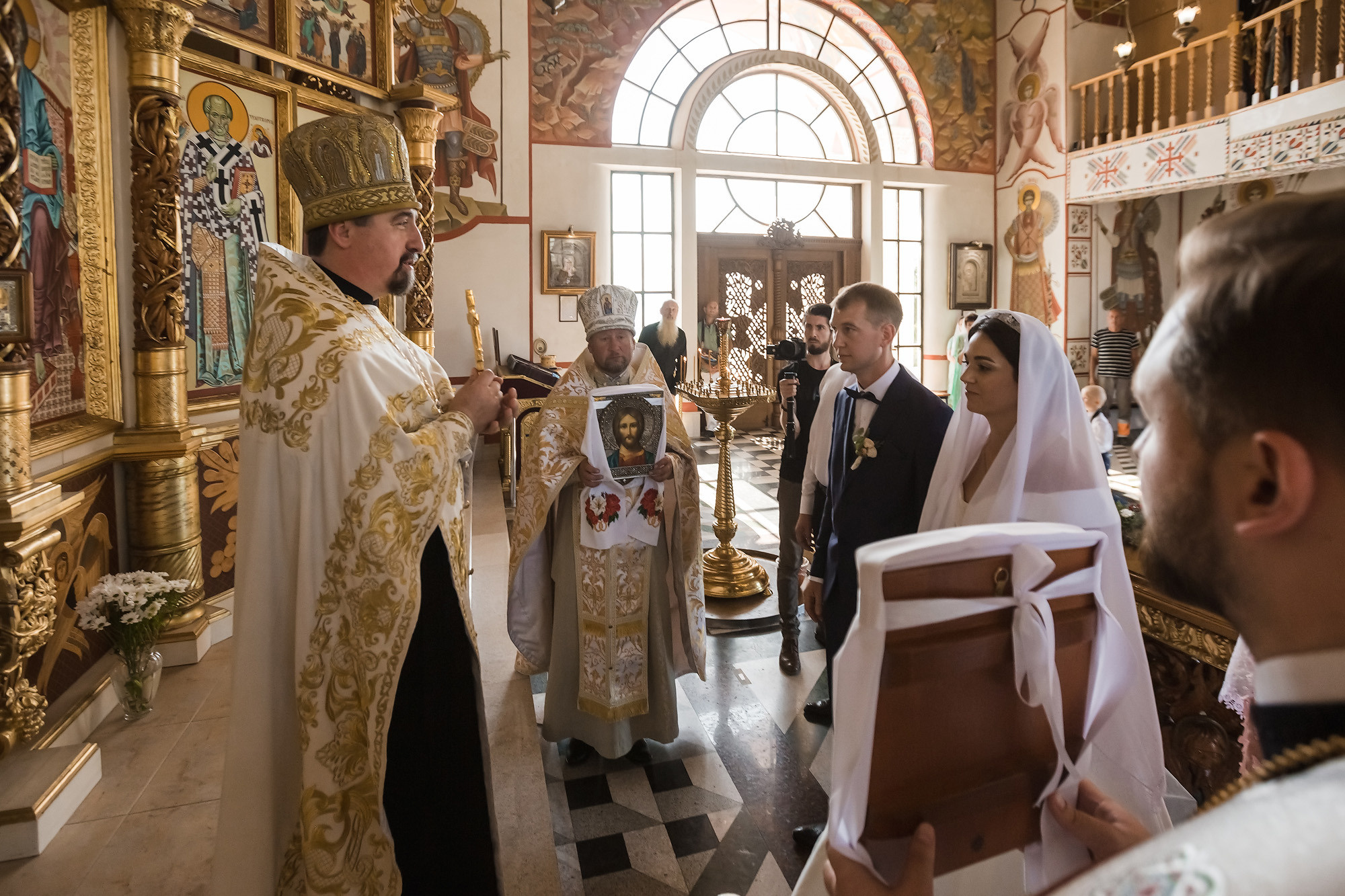 Венчание Петра и Феодосии в Храме-маяке Николая Чудотворца. Свадебный фотограф, фотосъемка в Крыму, Севастополе, Симферополе, Ялте