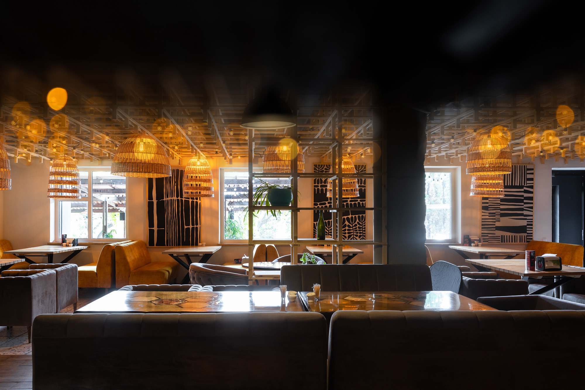 Фотосессия интерьеров кафе Место и кальянной Gorilla Hookah. Свадебный фотограф, фотосъемка в Крыму, Севастополе, Симферополе, Ялте