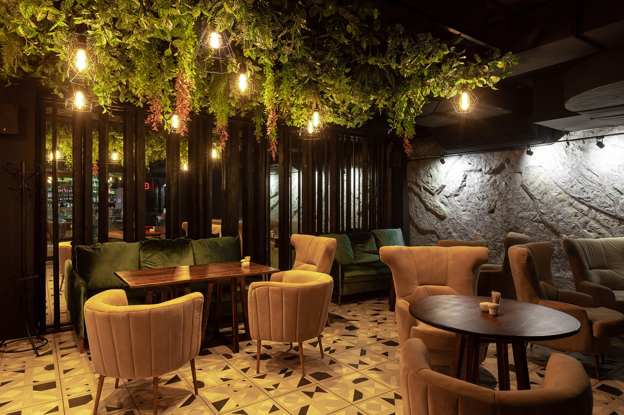 Фотосессия интерьеров кафе Место и кальянной Gorilla Hookah. Свадебный фотограф, фотосъемка в Крыму, Севастополе, Симферополе, Ялте