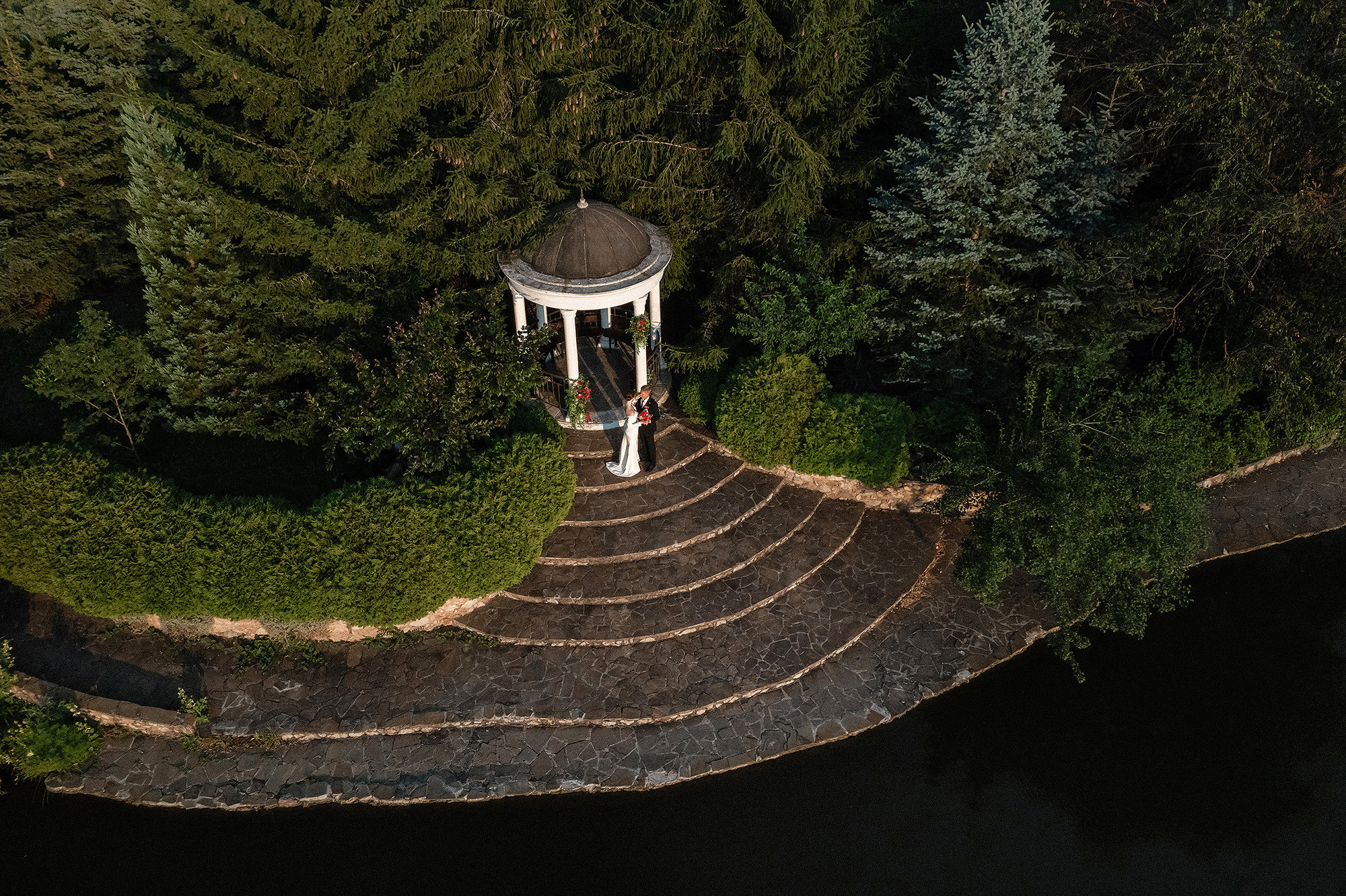 Денис и Таня - свадебная рекламная фотосессия на Грушевом озере. Свадебный фотограф, фотосъемка в Крыму, Севастополе, Симферополе, Ялте