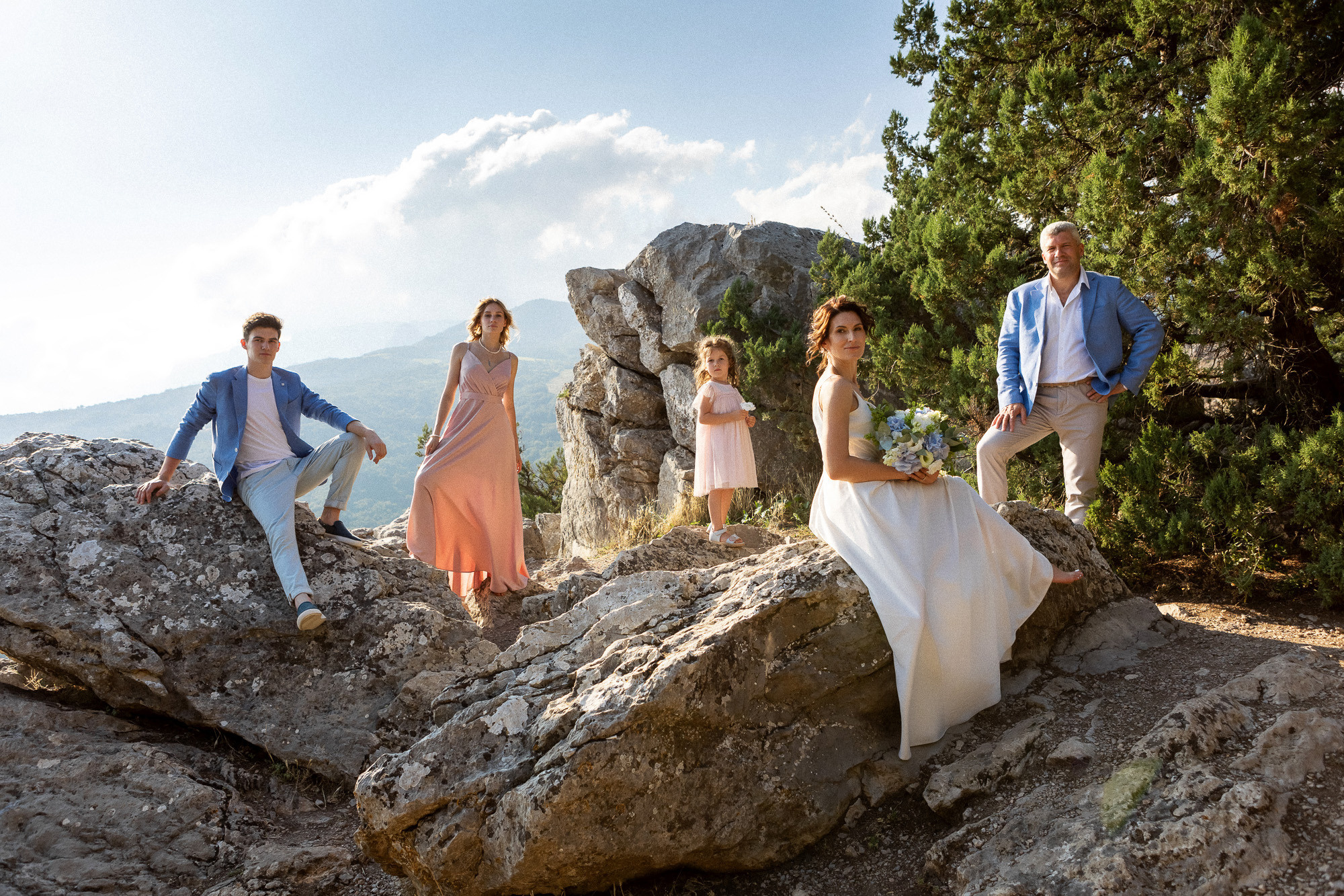 Семейная фотосессия в Симеизе на горе Кошка и на пляже у моря. Свадебный фотограф, фотосъемка в Крыму, Севастополе, Симферополе, Ялте