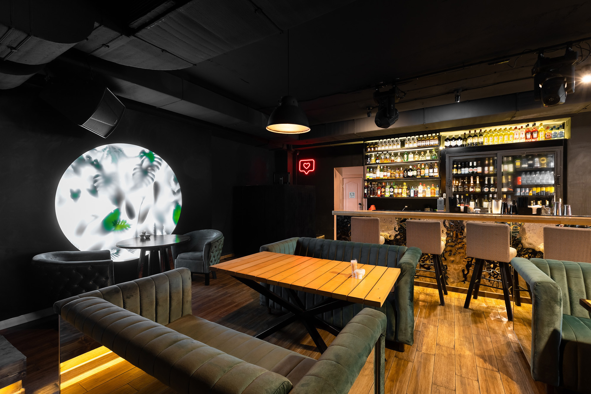 Фотосессия интерьеров кафе Место и кальянной Gorilla Hookah. Свадебный фотограф, фотосъемка в Крыму, Севастополе, Симферополе, Ялте