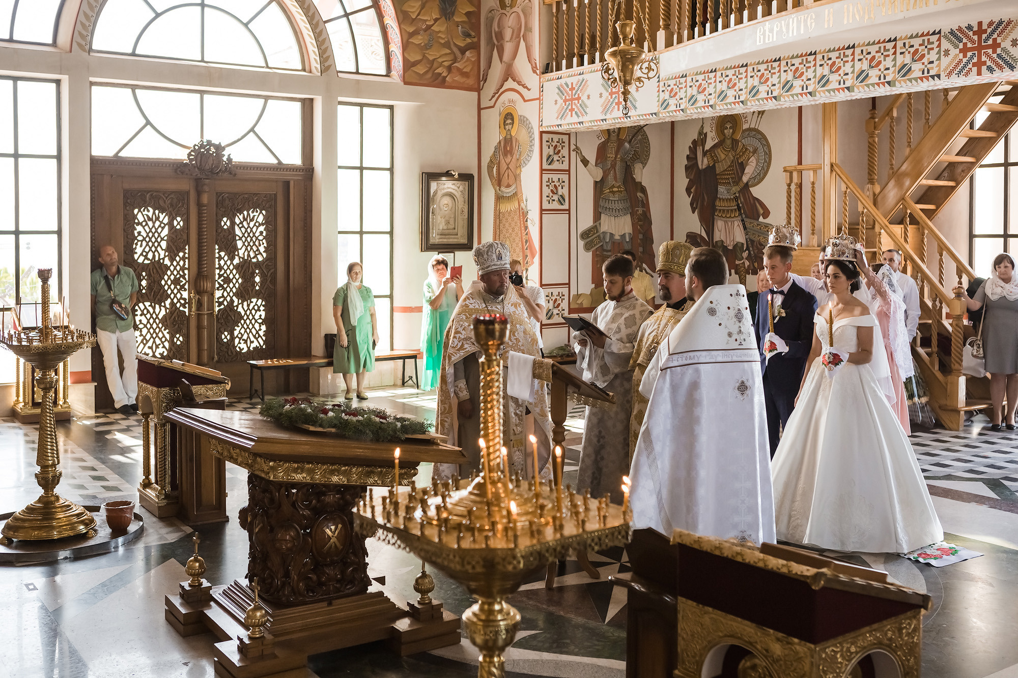 Венчание Петра и Феодосии в Храме-маяке Николая Чудотворца. Свадебный фотограф, фотосъемка в Крыму, Севастополе, Симферополе, Ялте