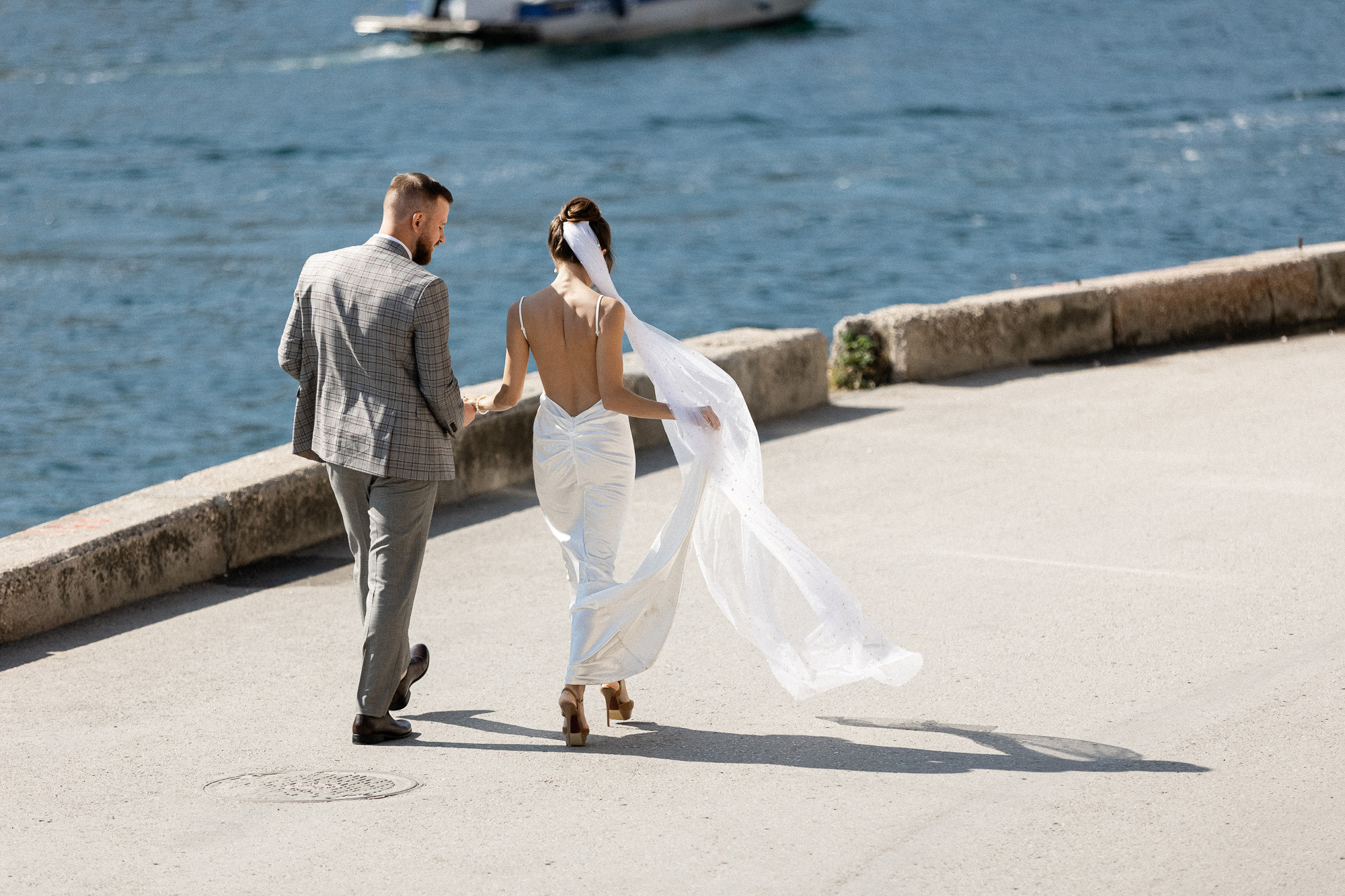 Денис и Аделя - свадьба для двоих в Балаклаве. Свадебный фотограф, фотосъемка в Крыму, Севастополе, Симферополе, Ялте